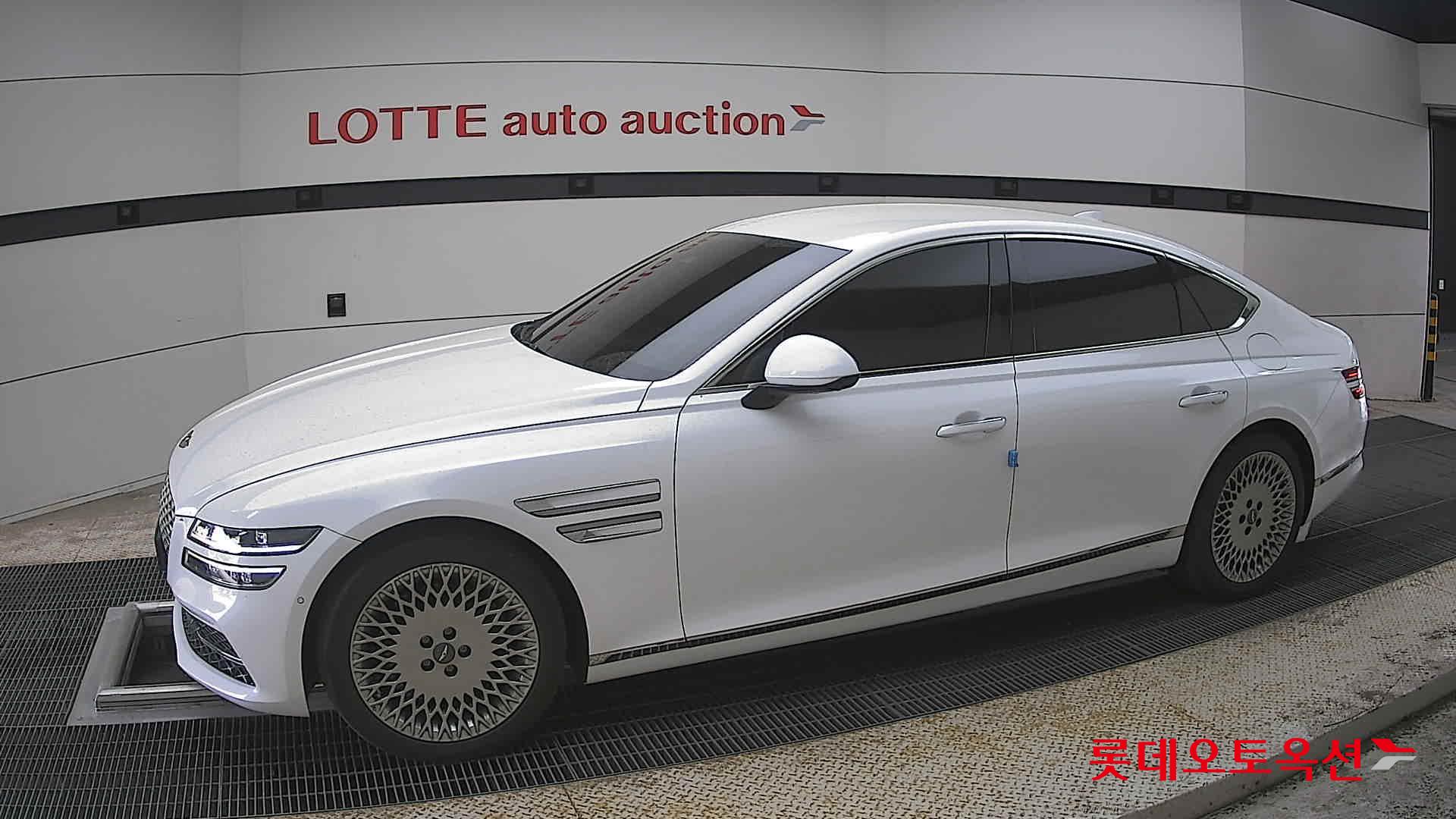 Genesis G80 2021 - Image 12