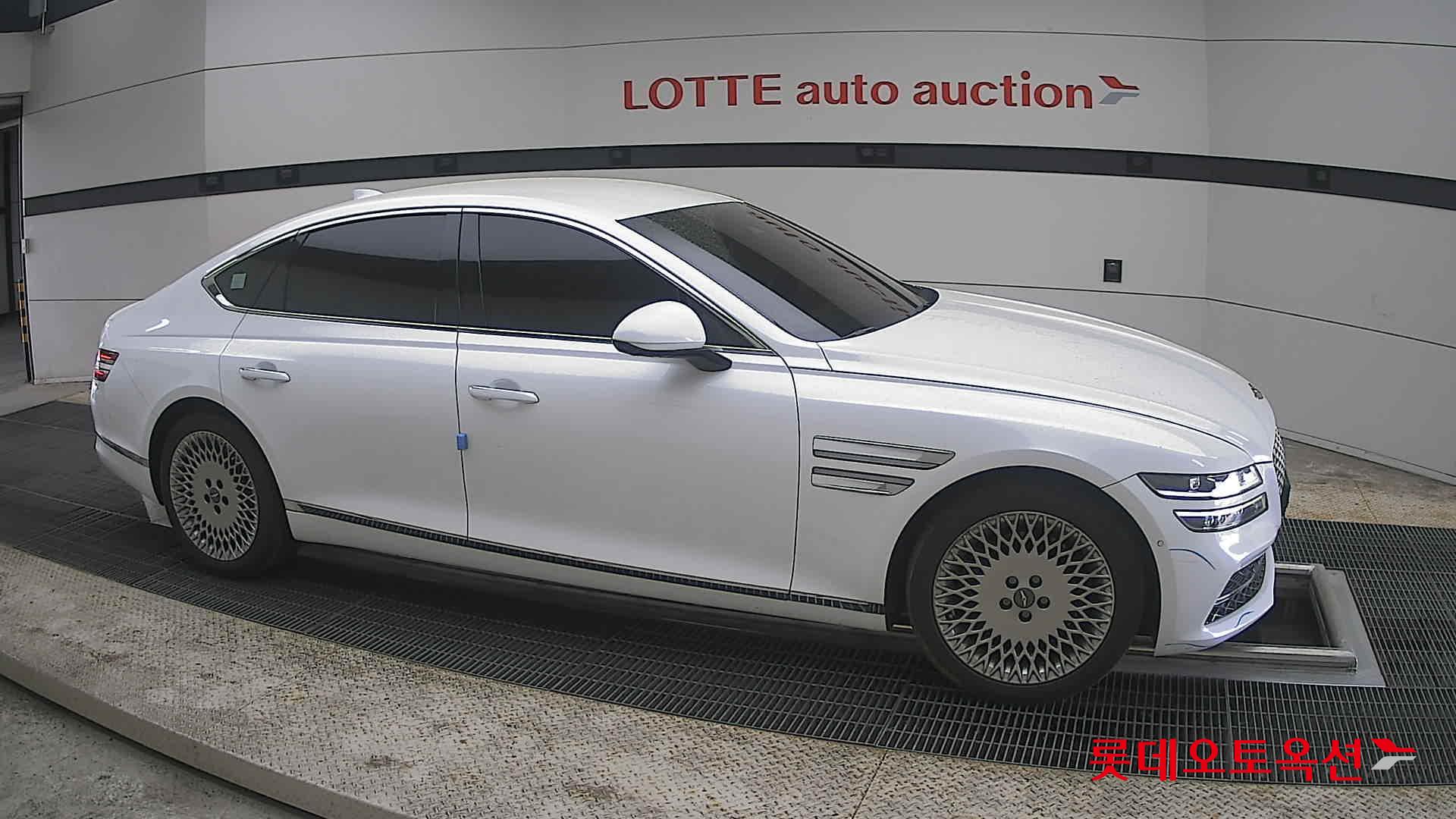 Genesis G80 2021 - Image 22