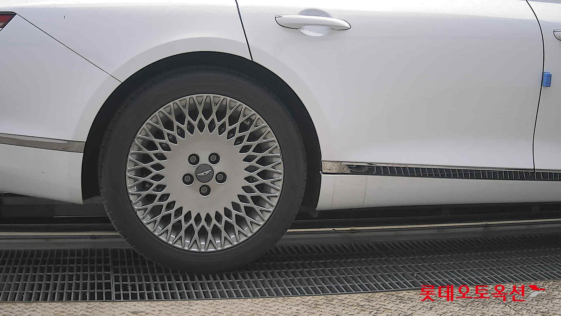 Genesis G80 2021 - Image 28