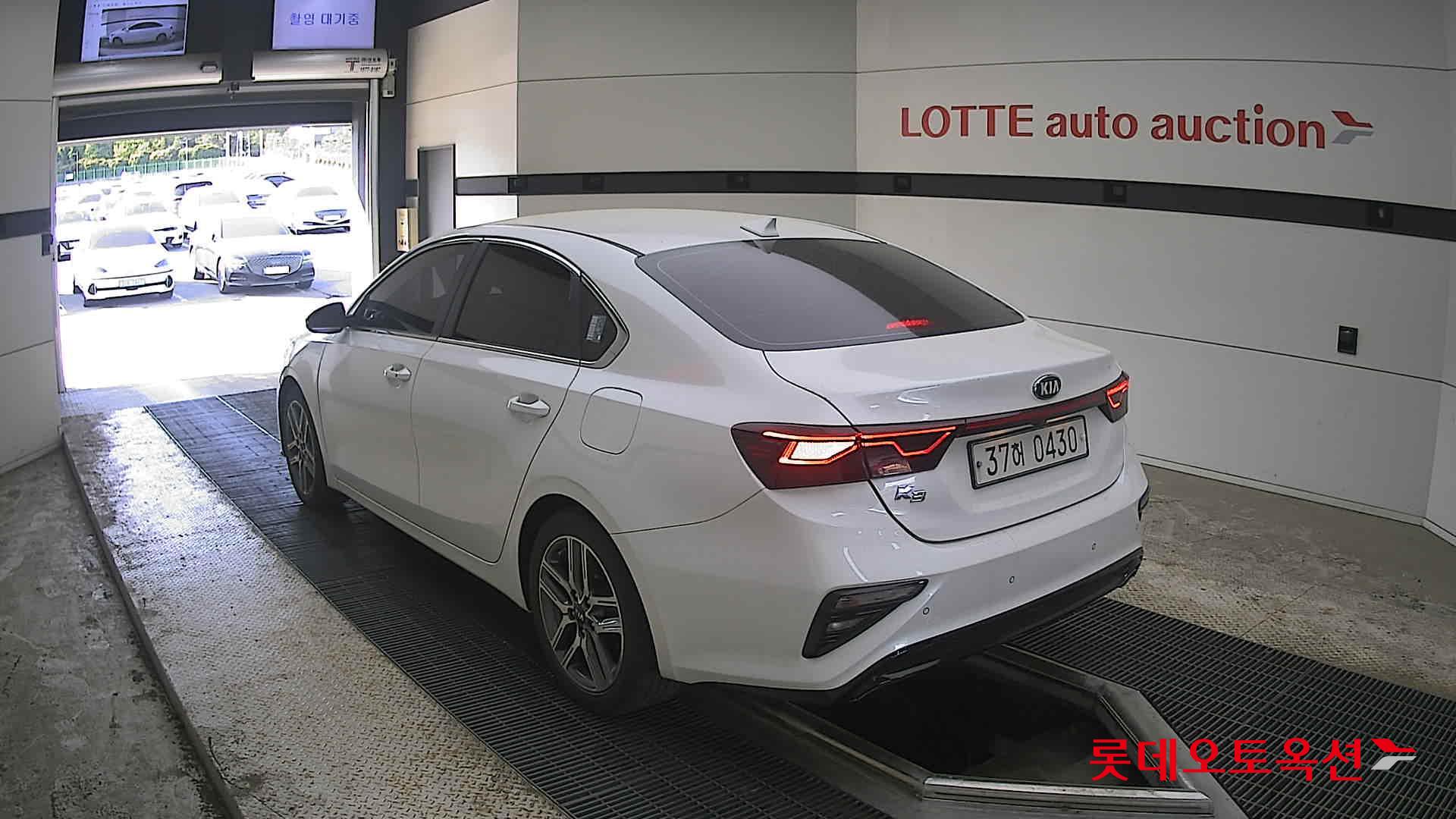 Kia K3 - 4