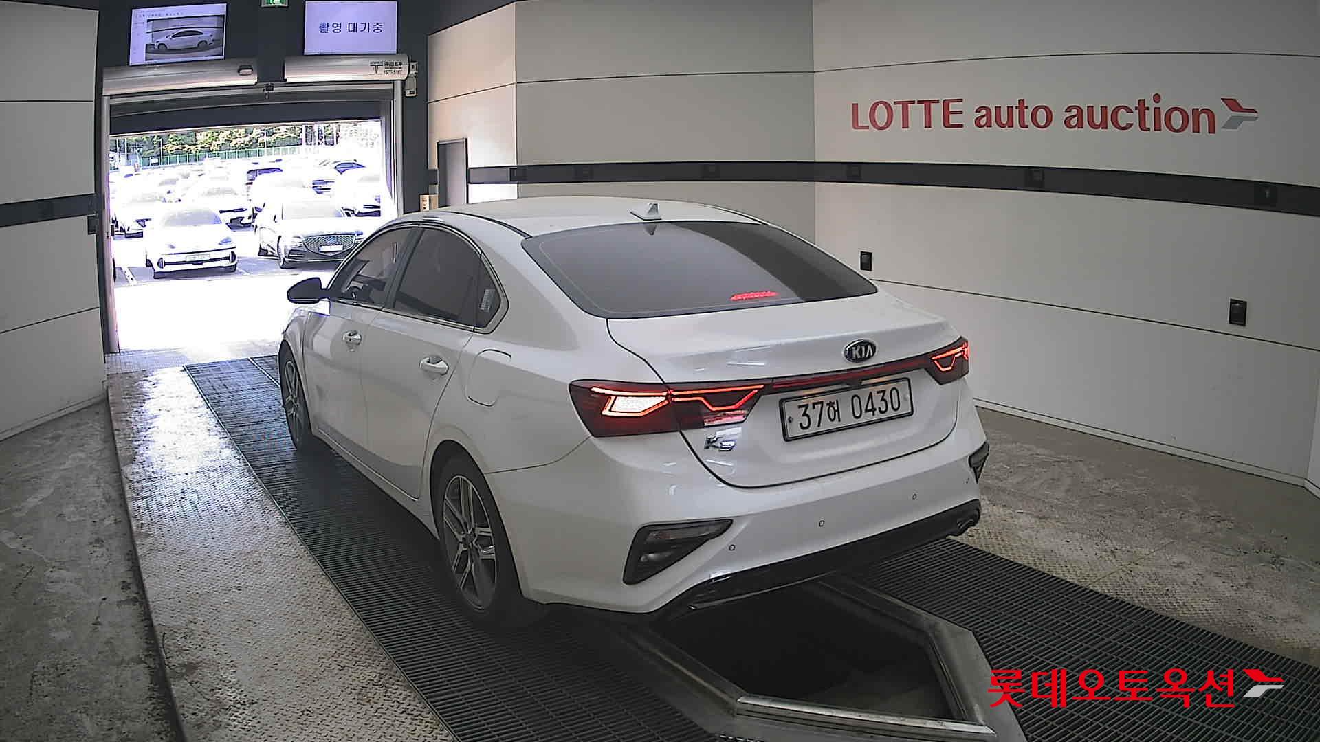 Kia K3 - 16