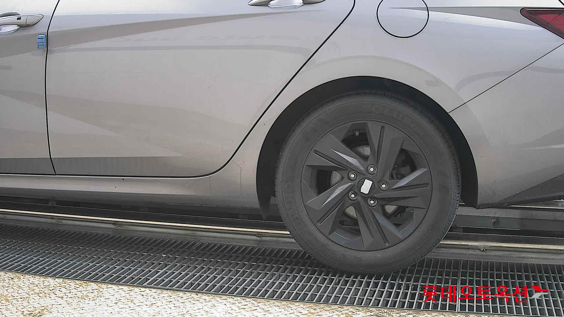 هيونداي إلانترا 2021 - صورة 26