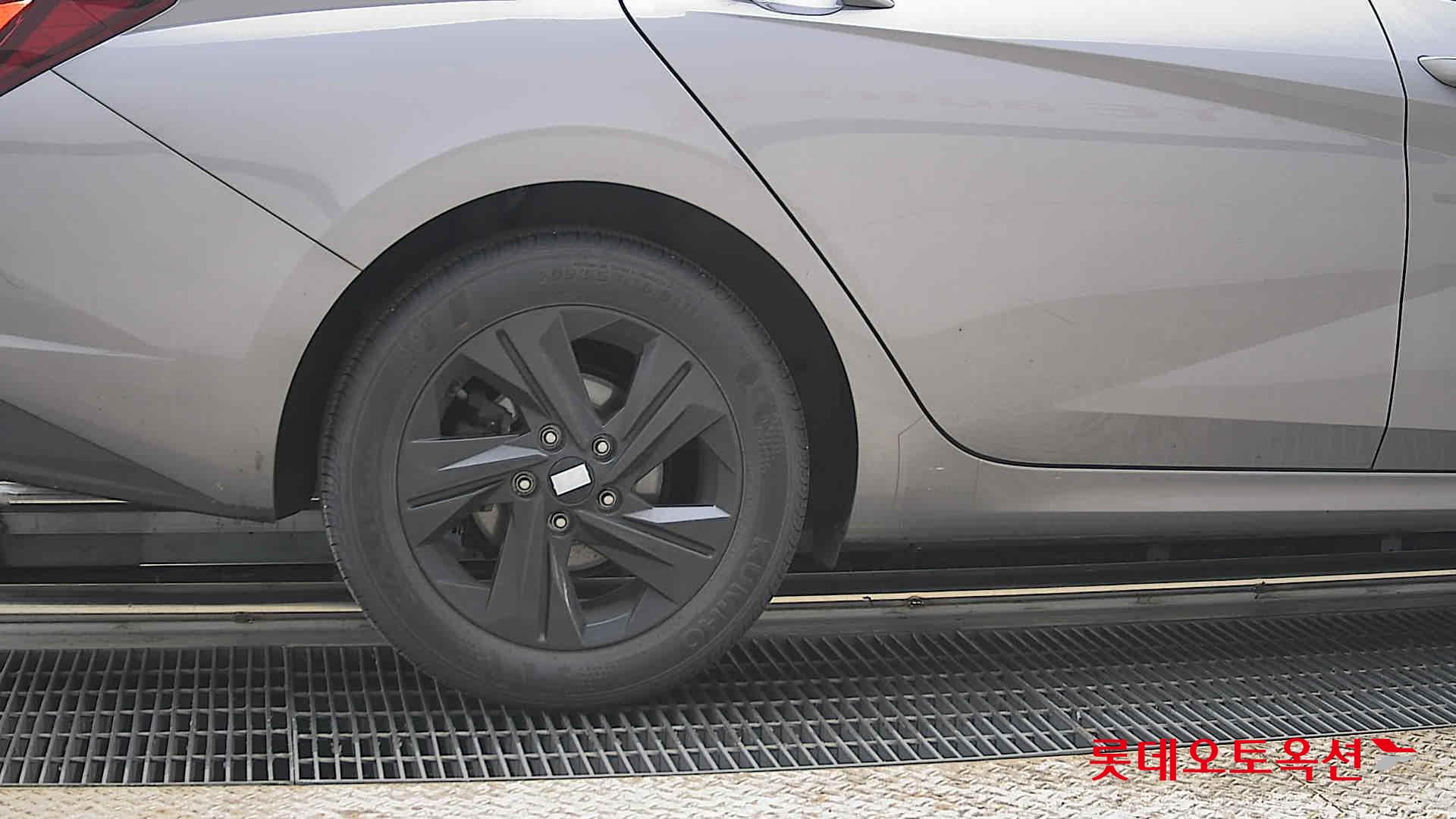 هيونداي إلانترا 2021 - صورة 28