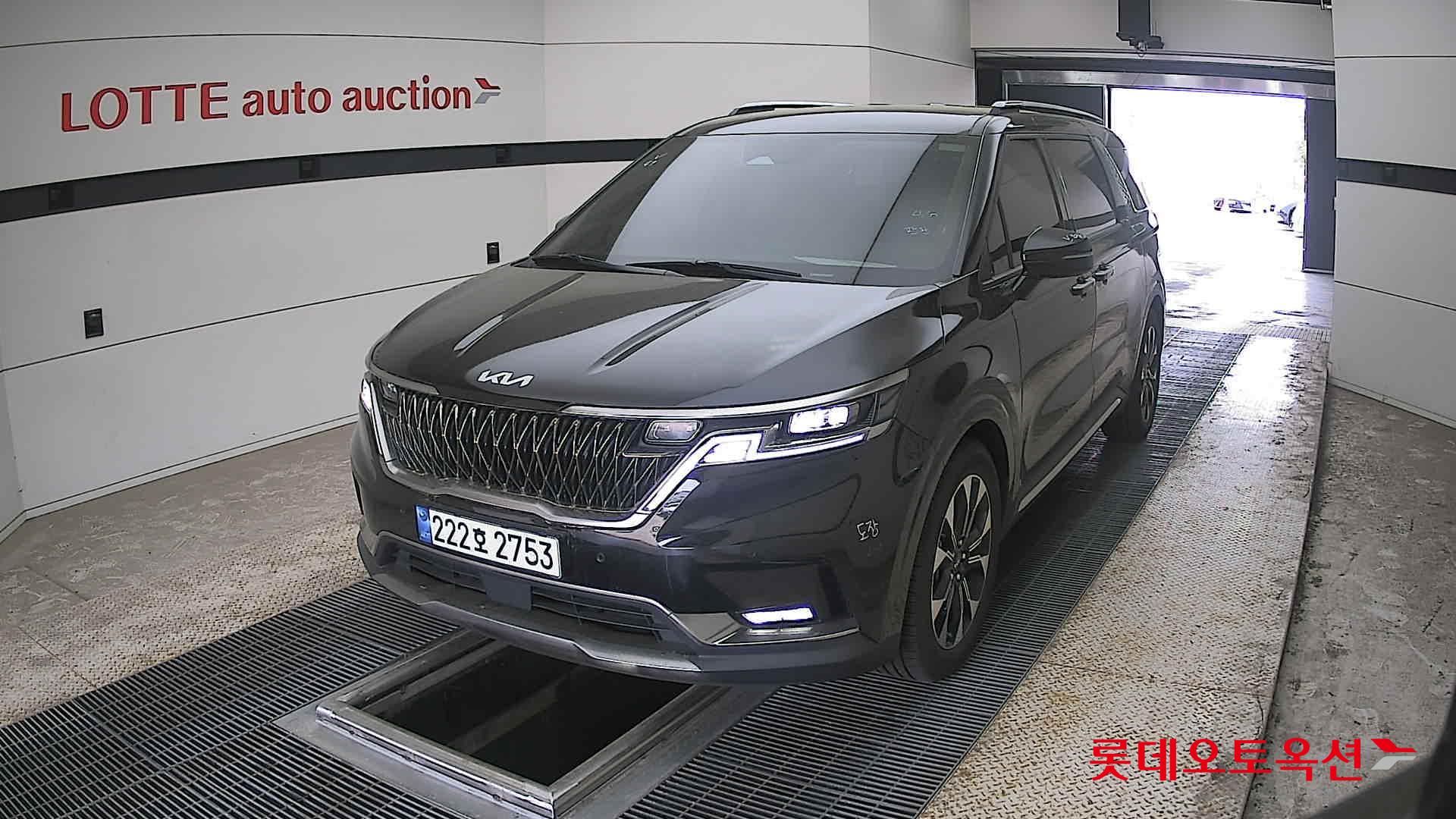 Kia Carnival - 10