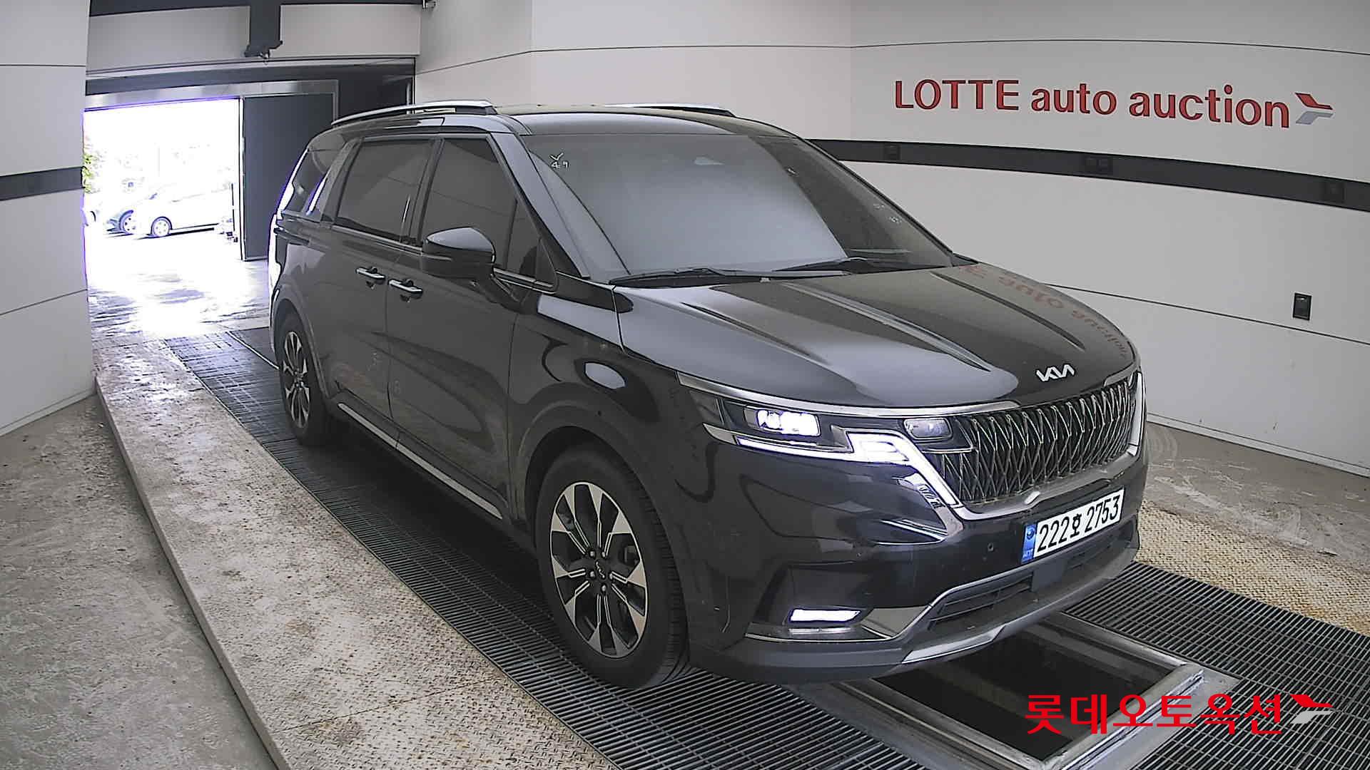 Kia Carnival - 6