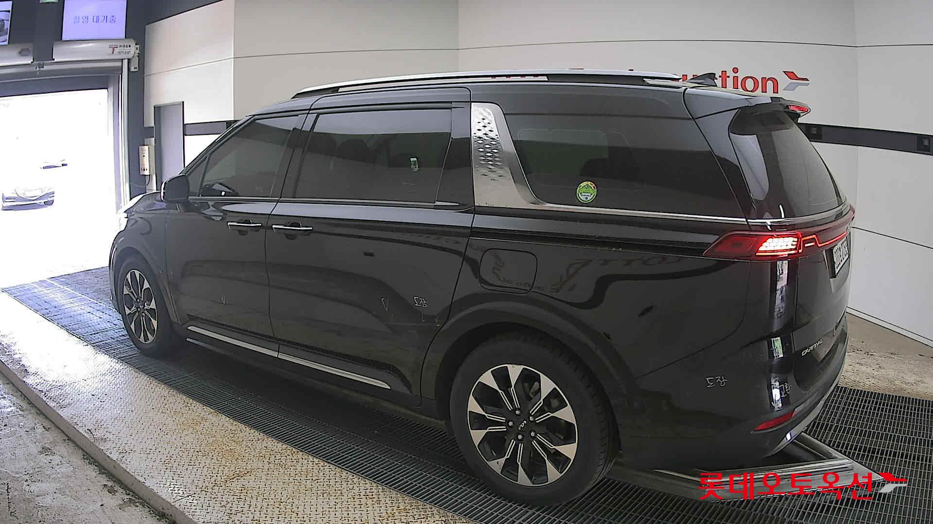 Kia Carnival - 15