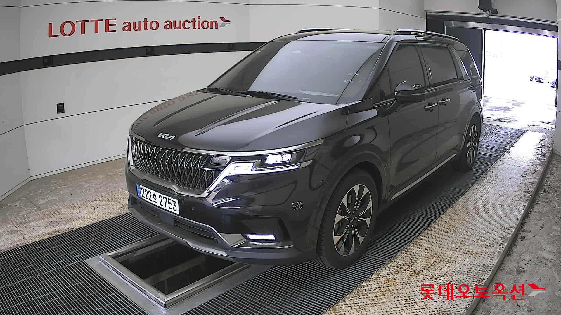 Kia Carnival - 3