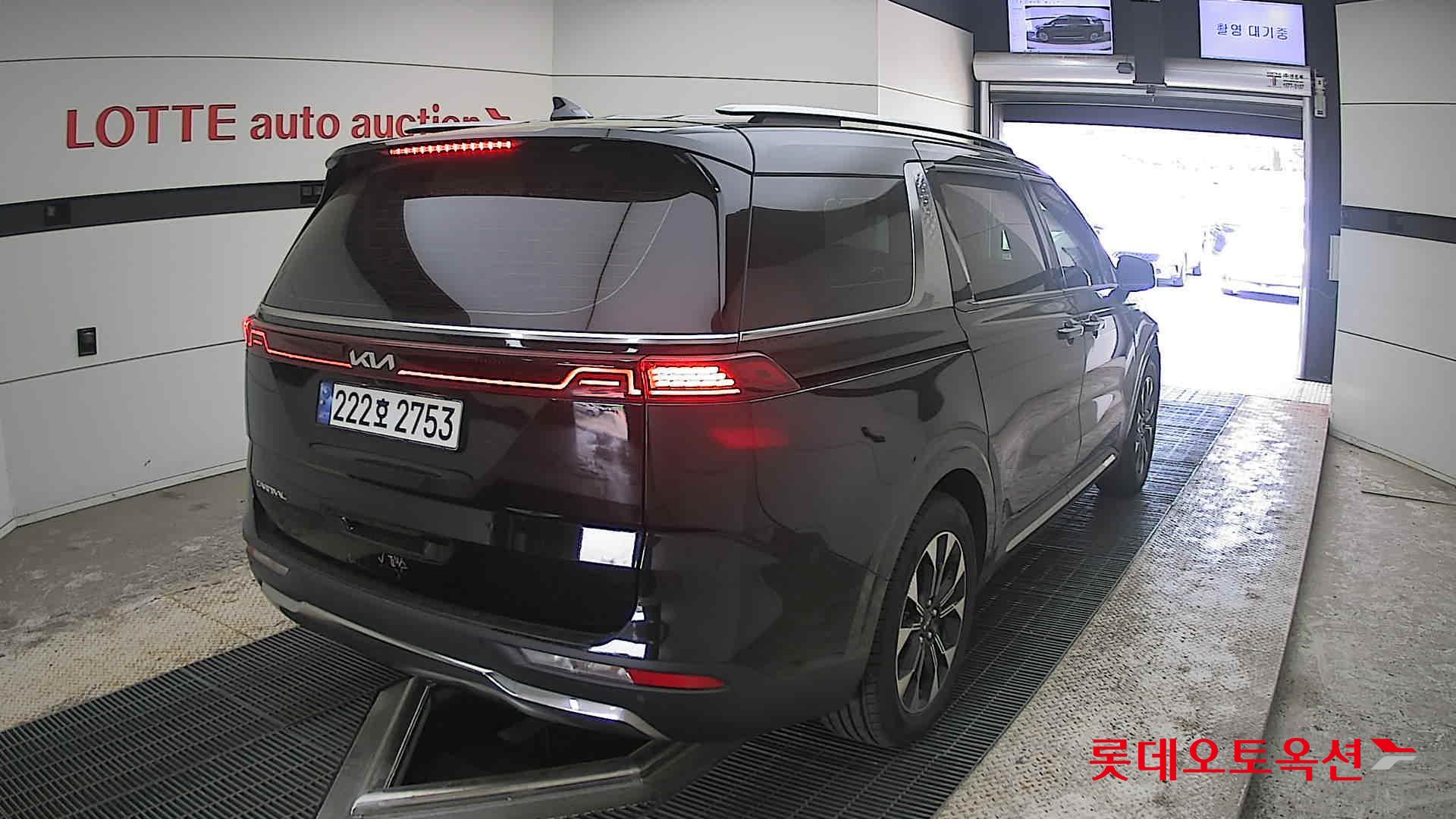 Kia Carnival - 18