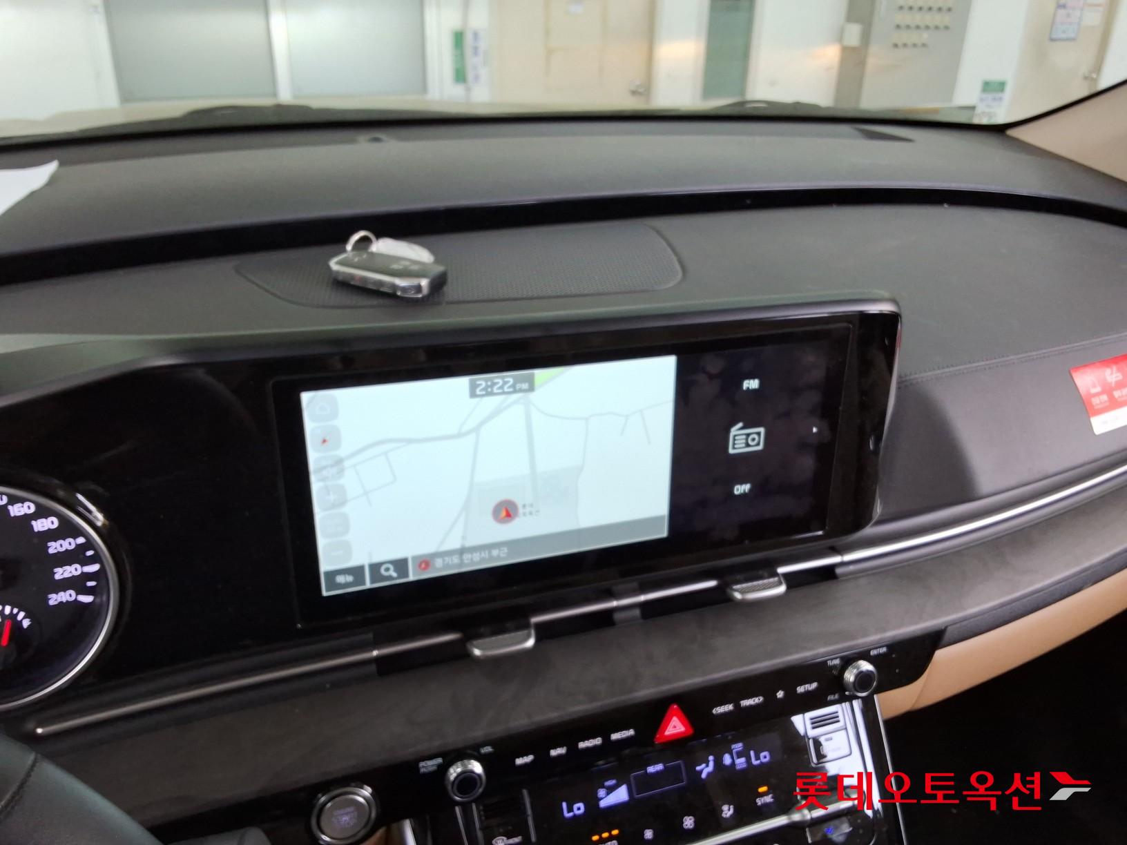 Kia Carnival - 32