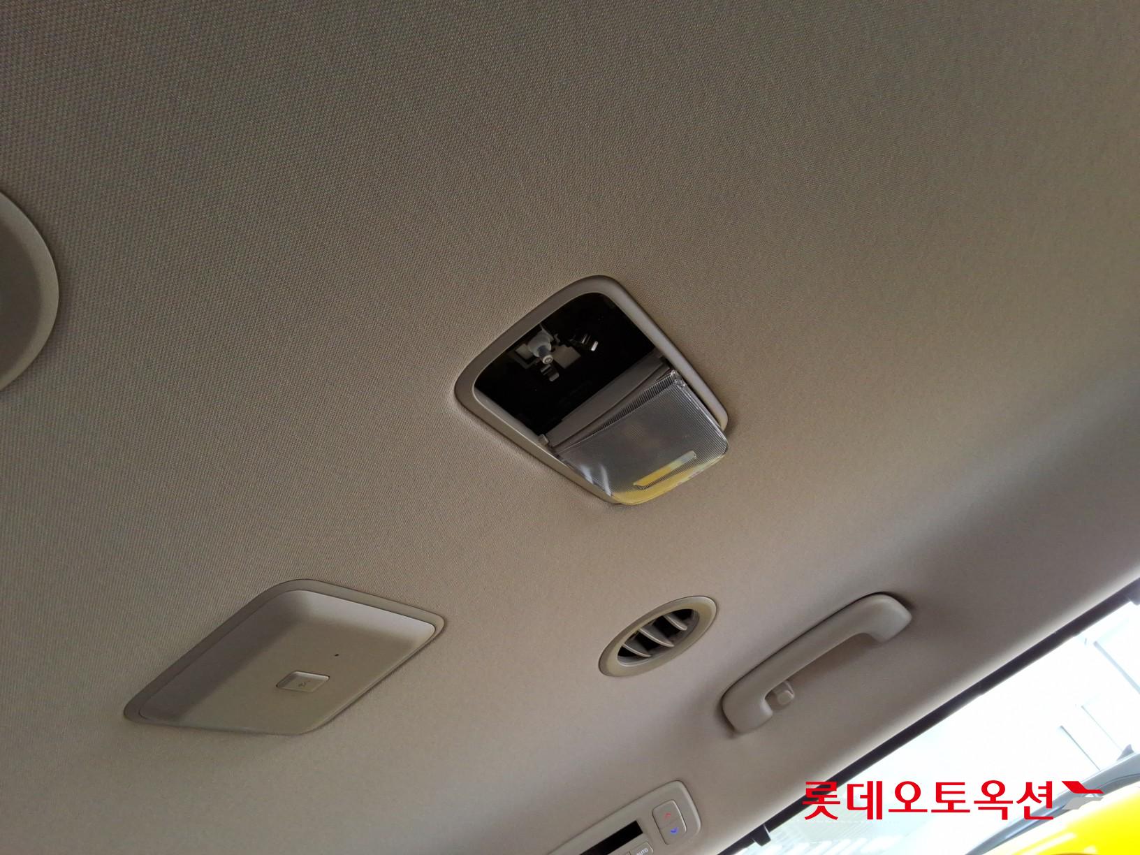 Kia Carnival - 38