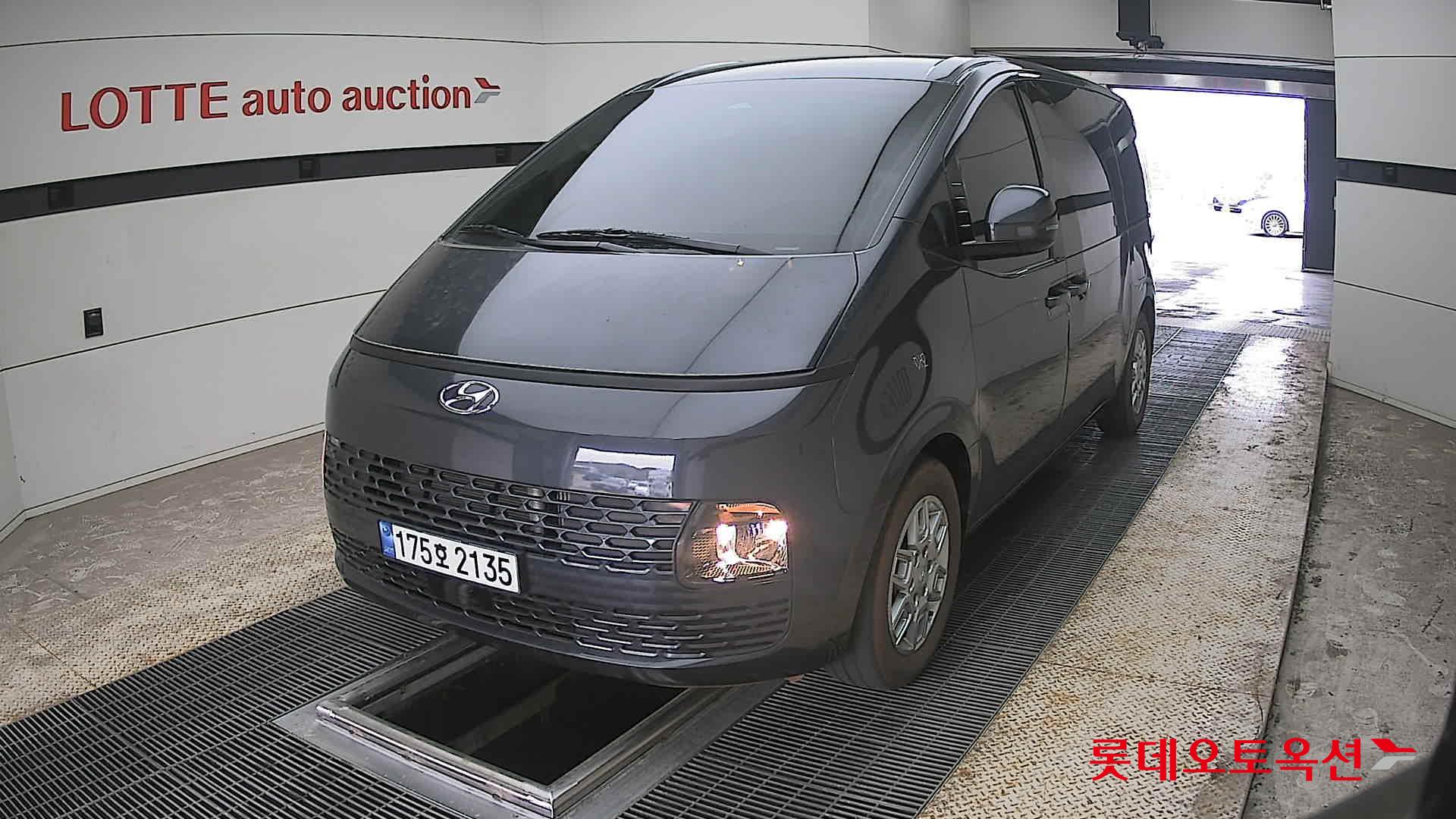 Hyundai Staria 2023 - Image 10