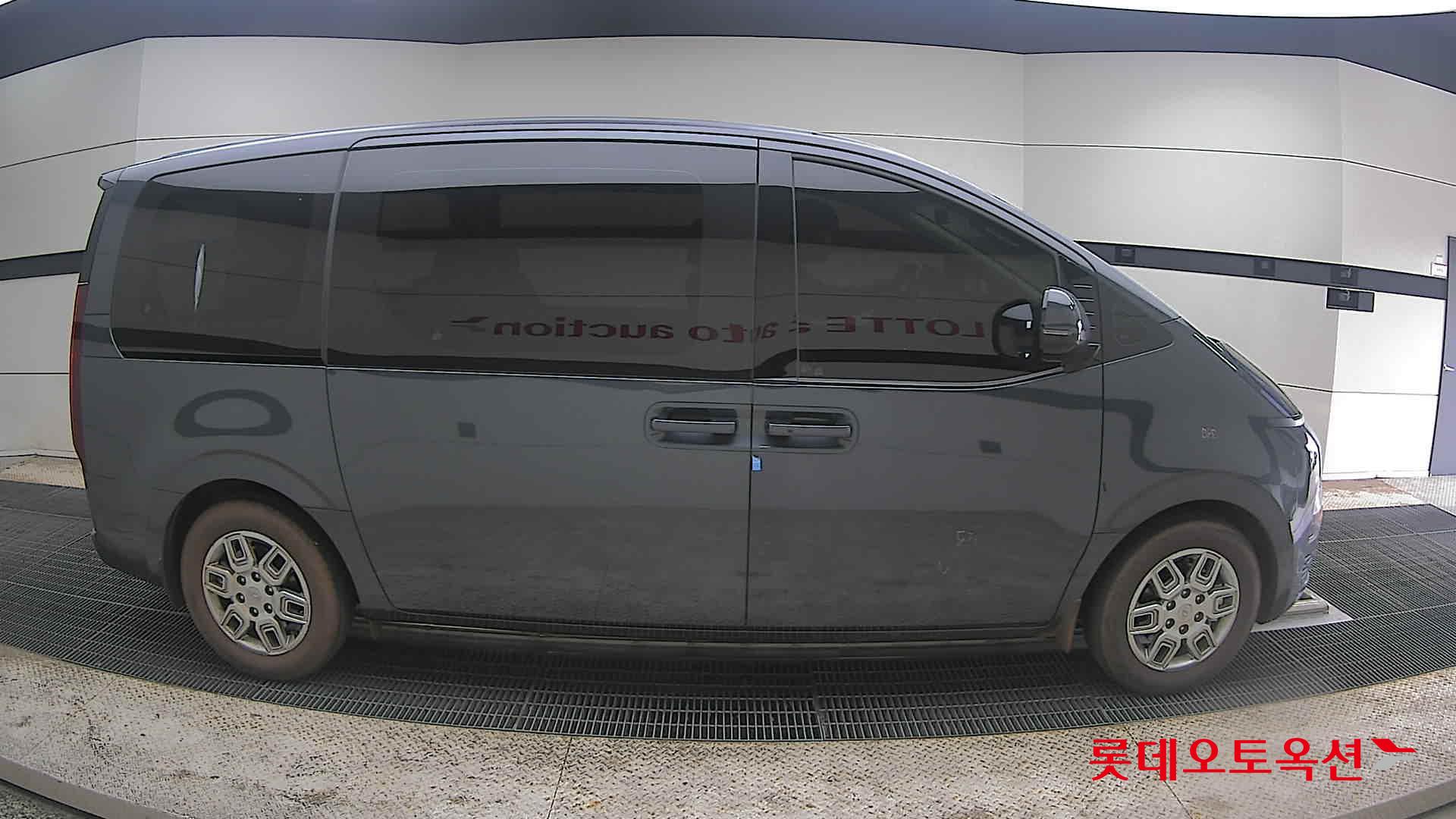 Hyundai Staria 2023 - Image 21