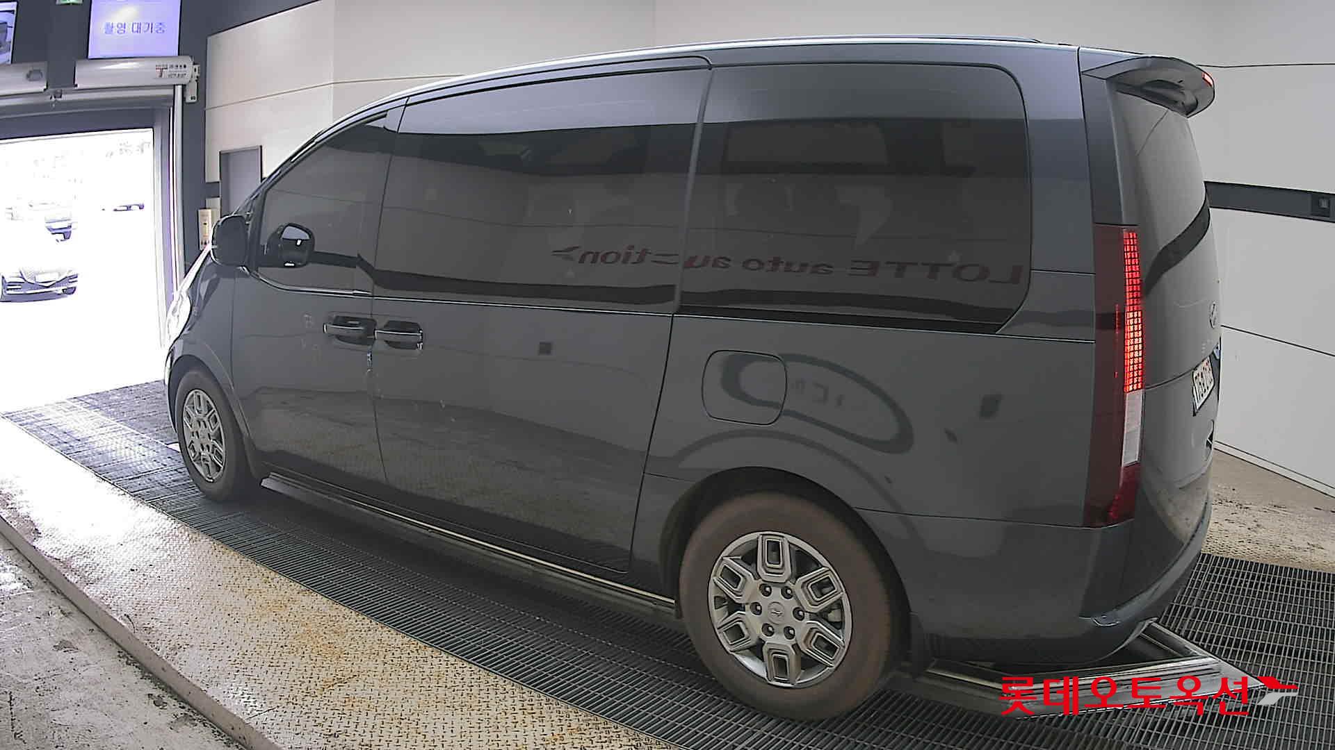 Hyundai Staria 2023 - Image 15