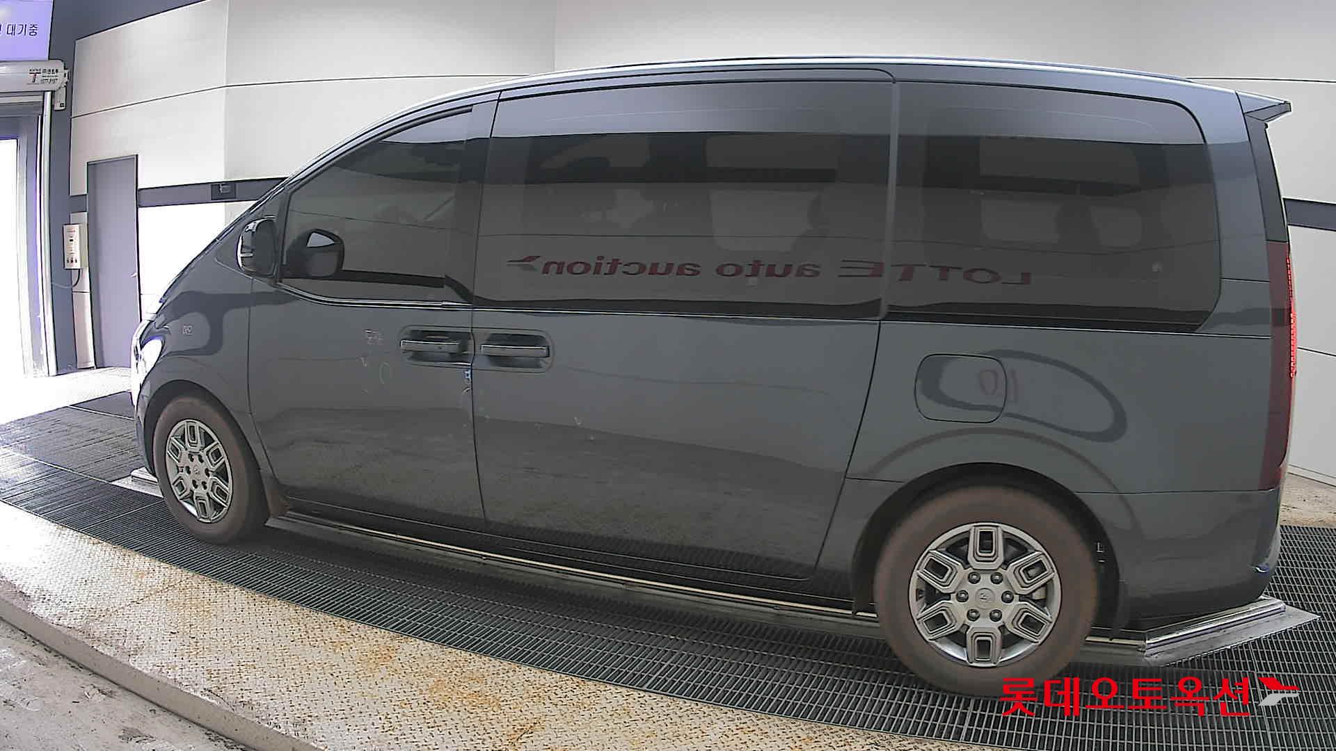 Hyundai Staria 2023 - Image 14