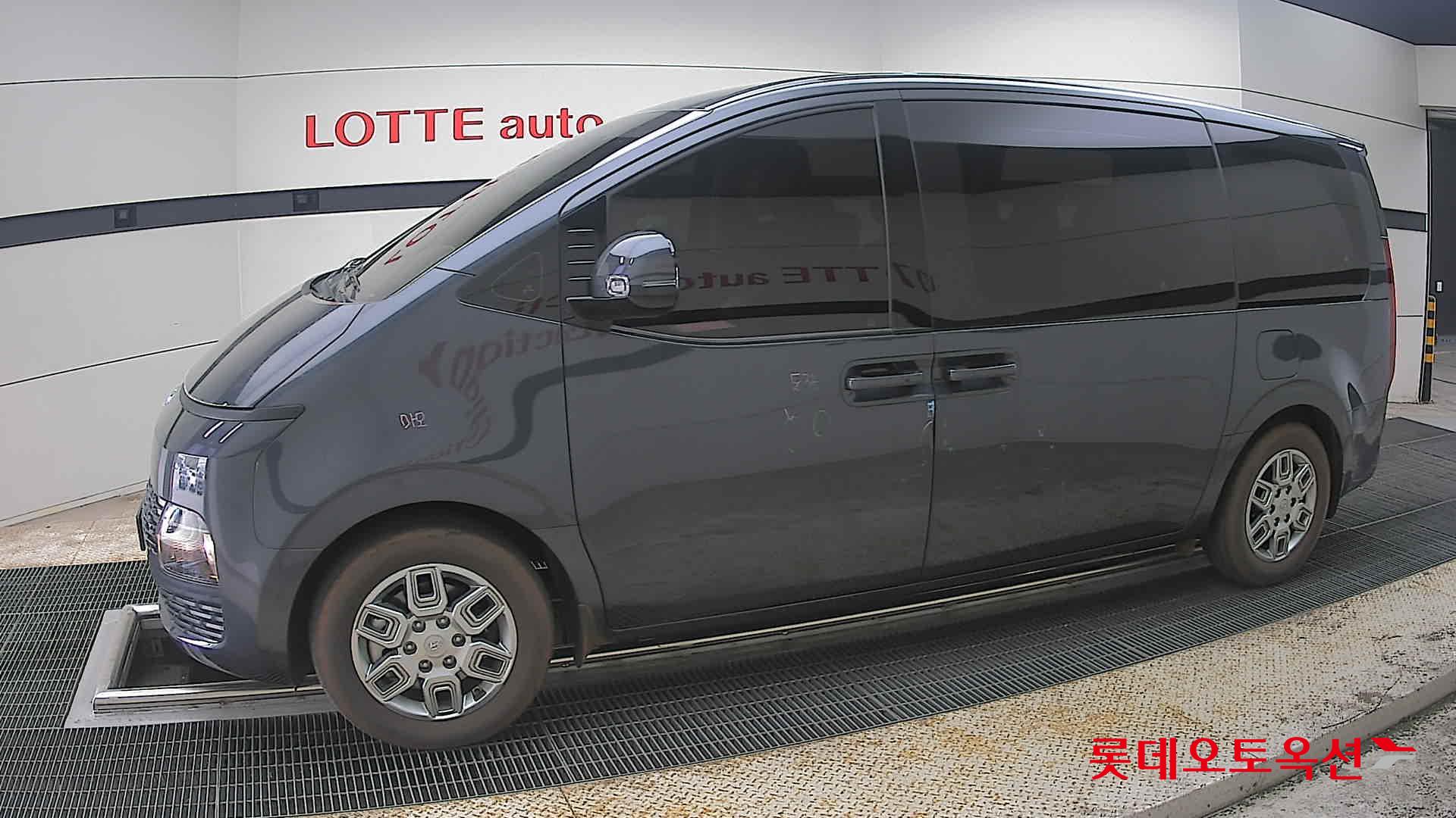 Hyundai Staria 2023 - Image 12