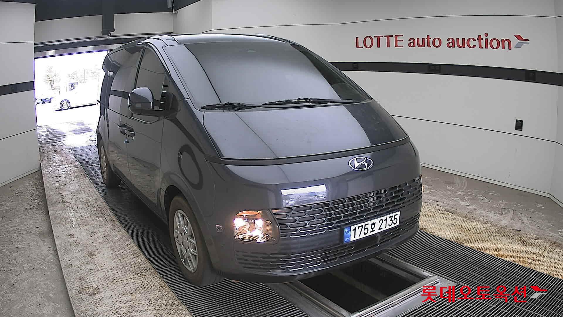 Hyundai Staria 2023 - Image 24