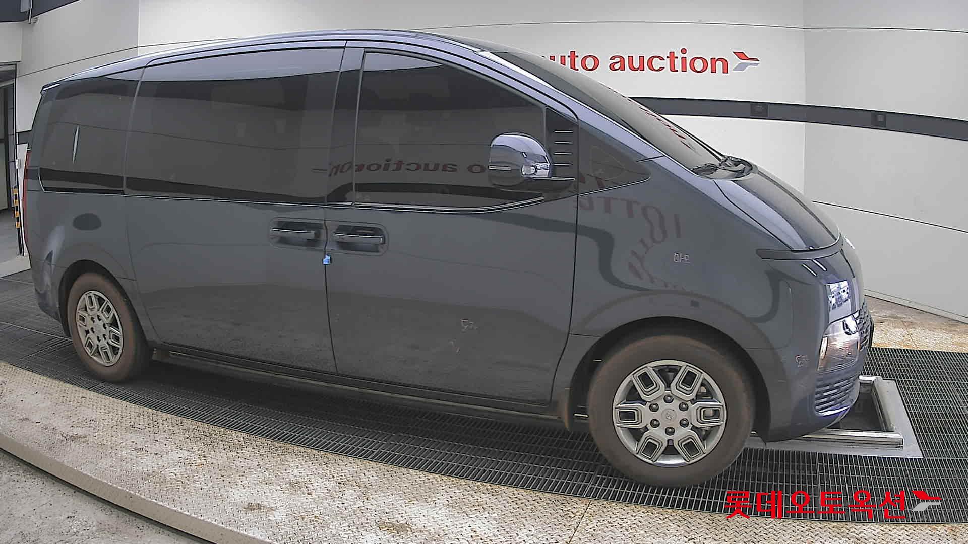 Hyundai Staria 2023 - Image 22