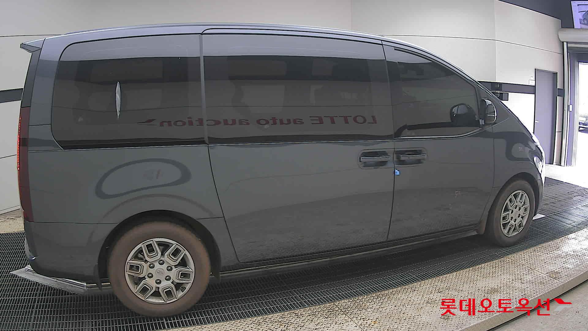 Hyundai Staria 2023 - Image 20