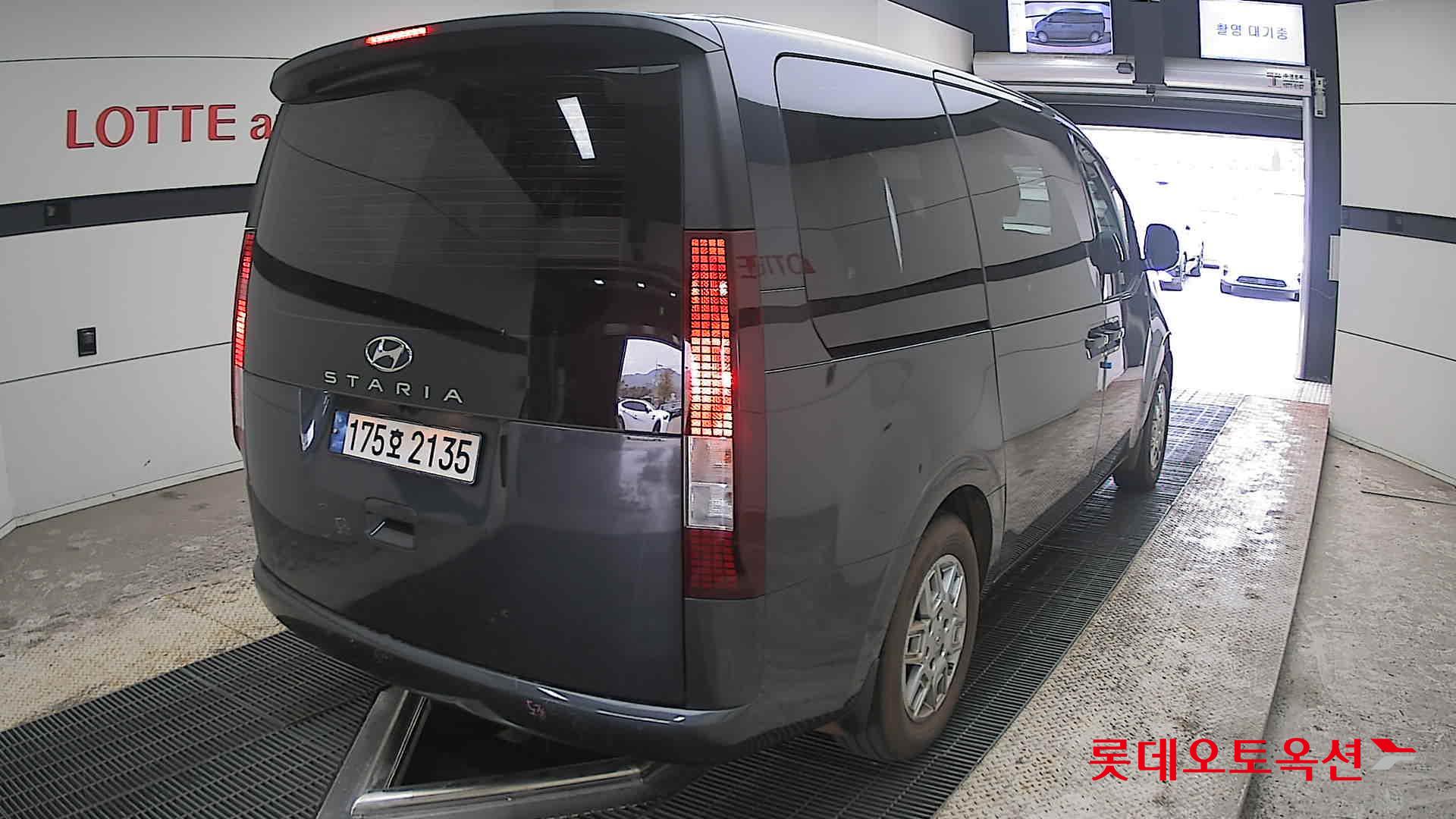 Hyundai Staria 2023 - Image 18