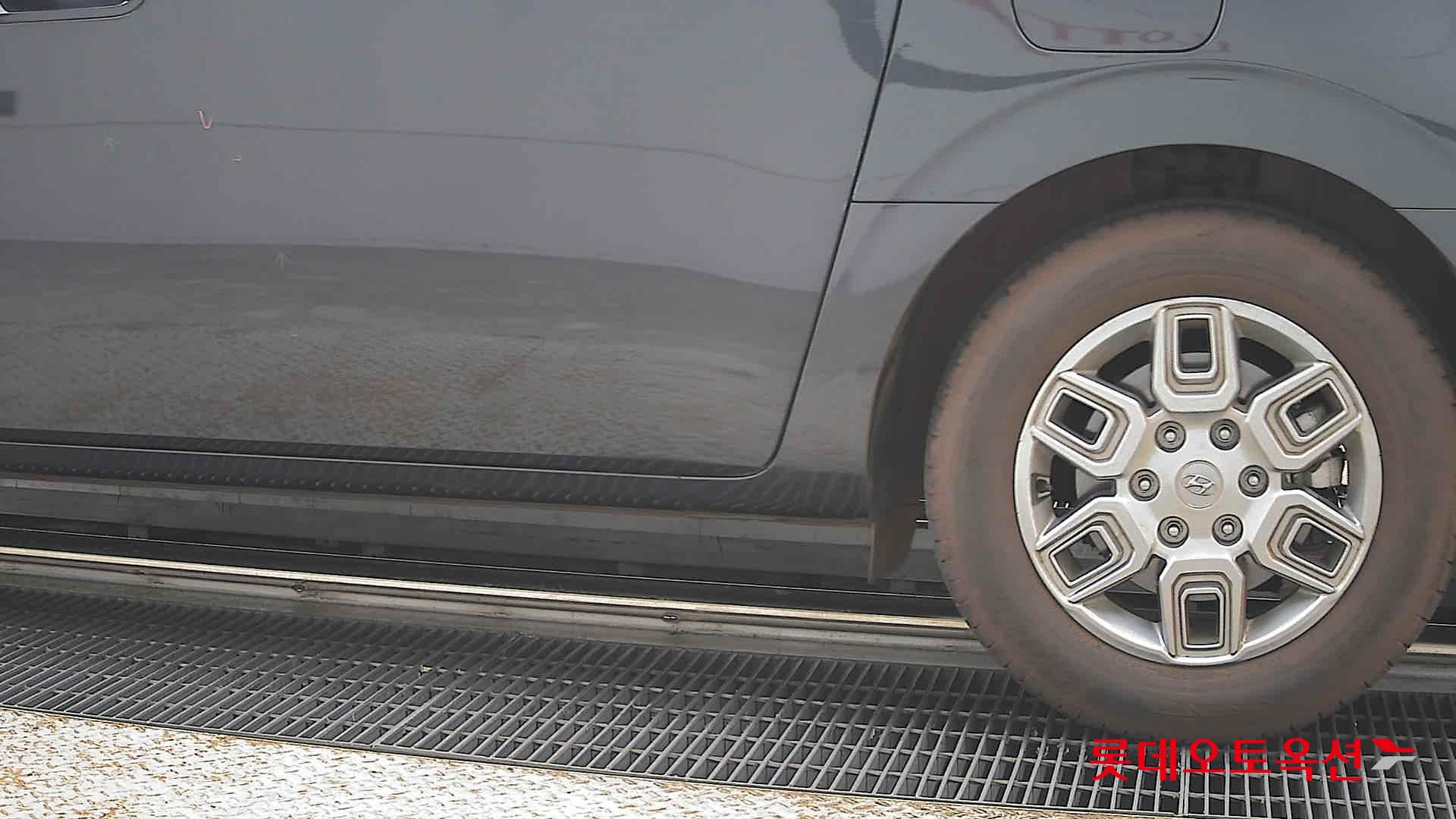 Hyundai Staria 2023 - Image 26