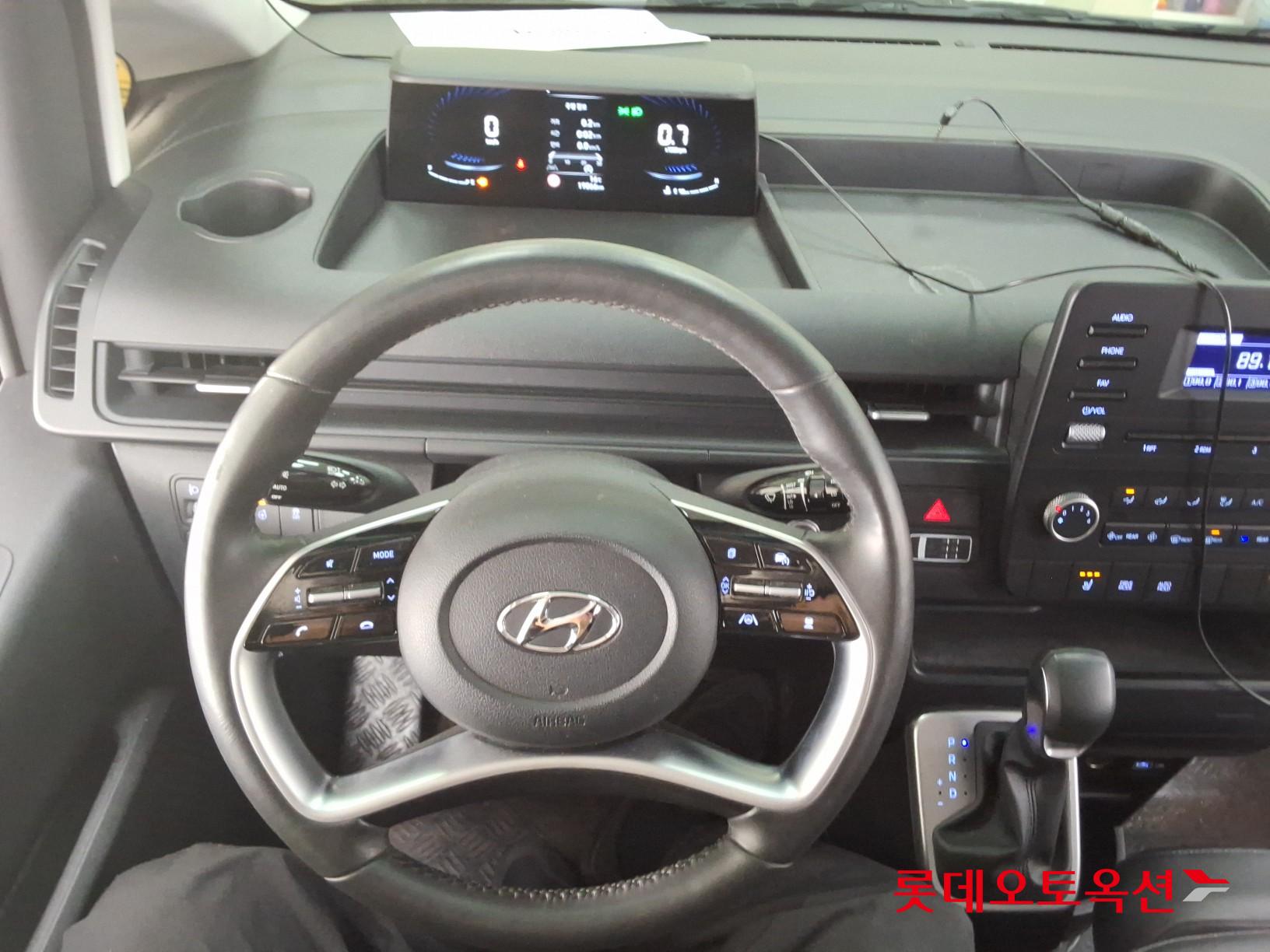 Hyundai Staria 2023 - Image 30