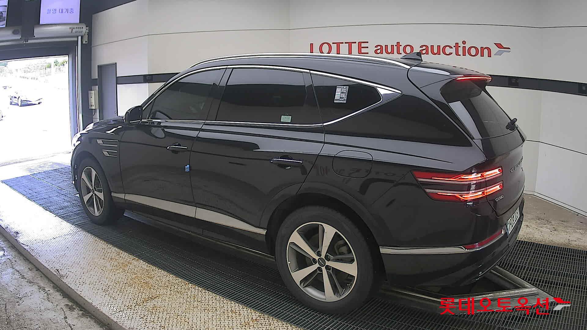 2022 - genesis gv80