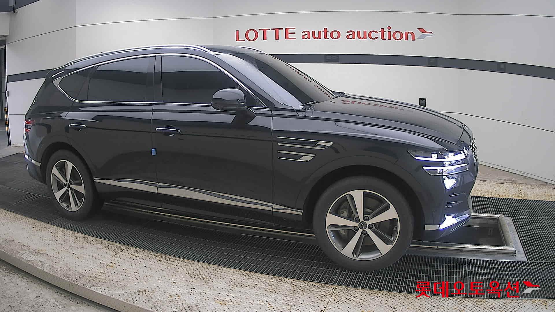 2022 - genesis gv80