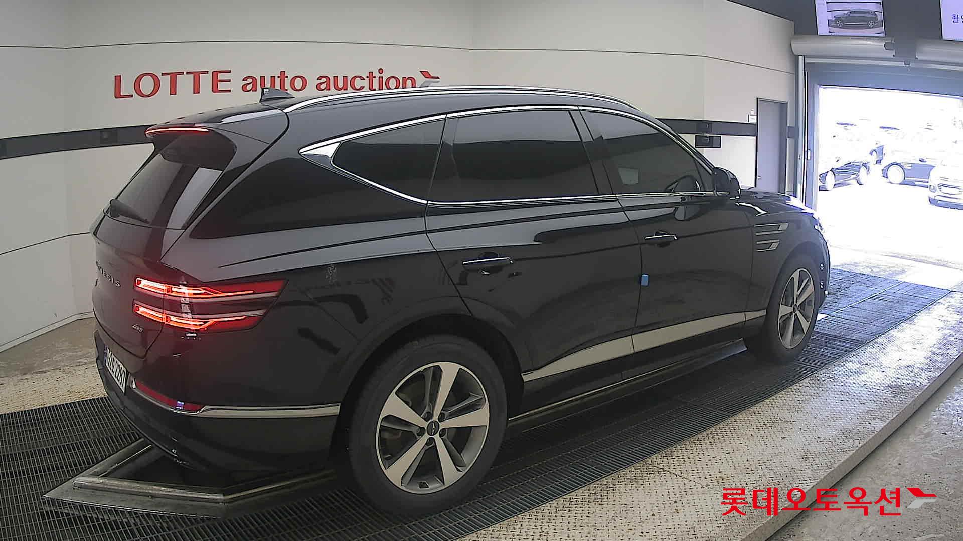 2022 - genesis gv80
