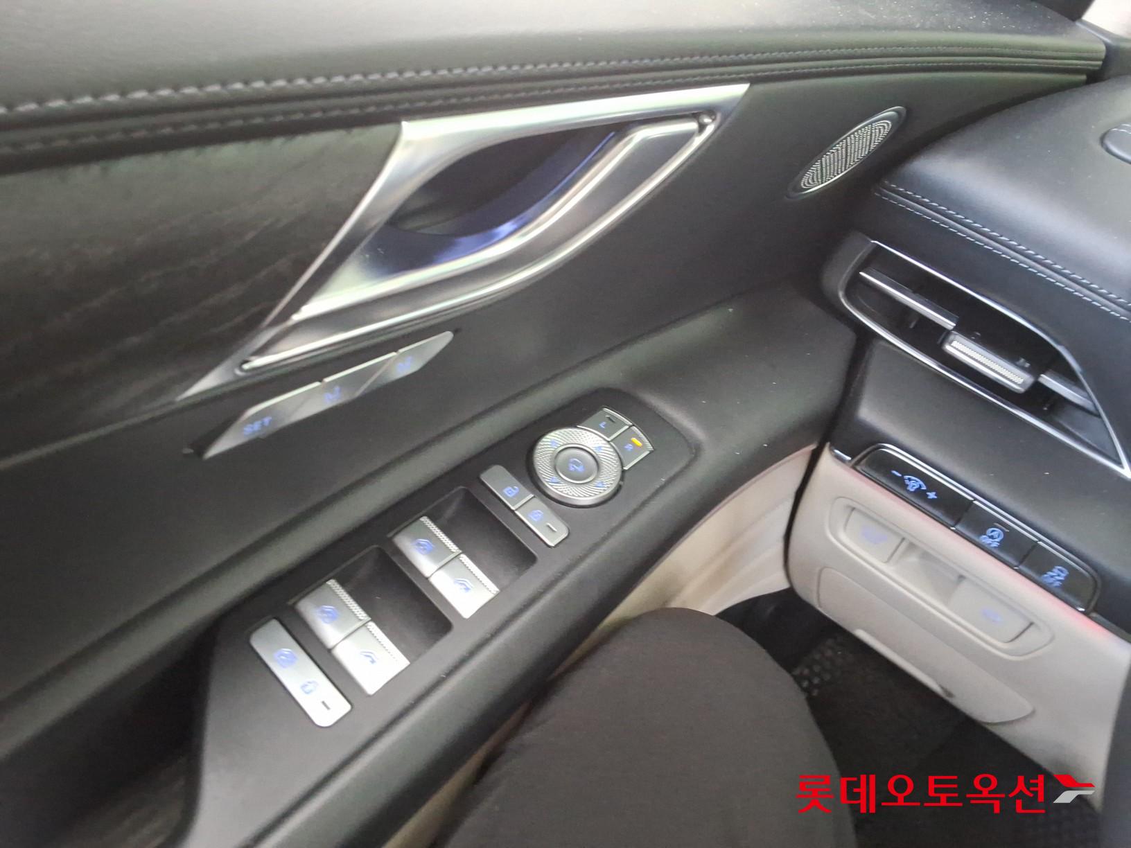 2022 - genesis gv80