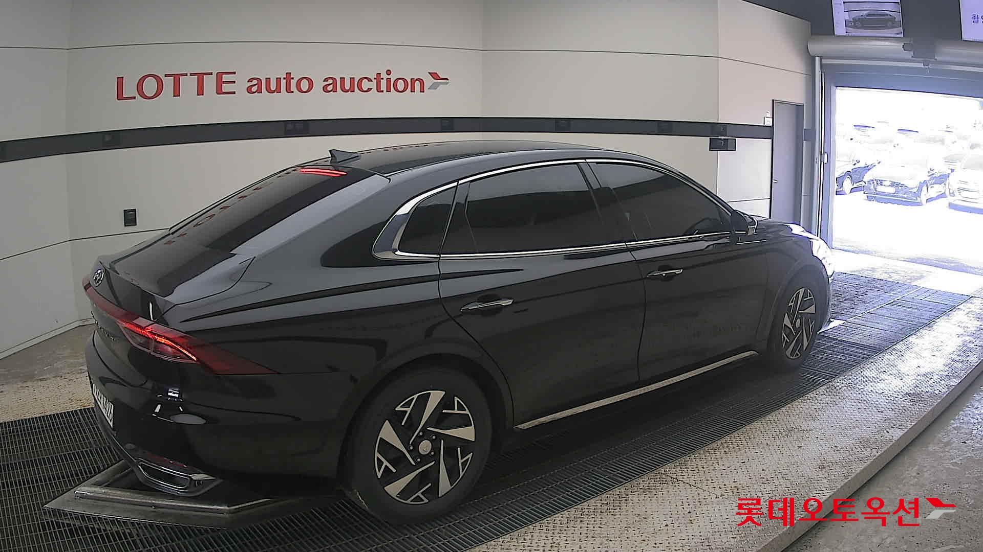 2022 - hyundai grandeur