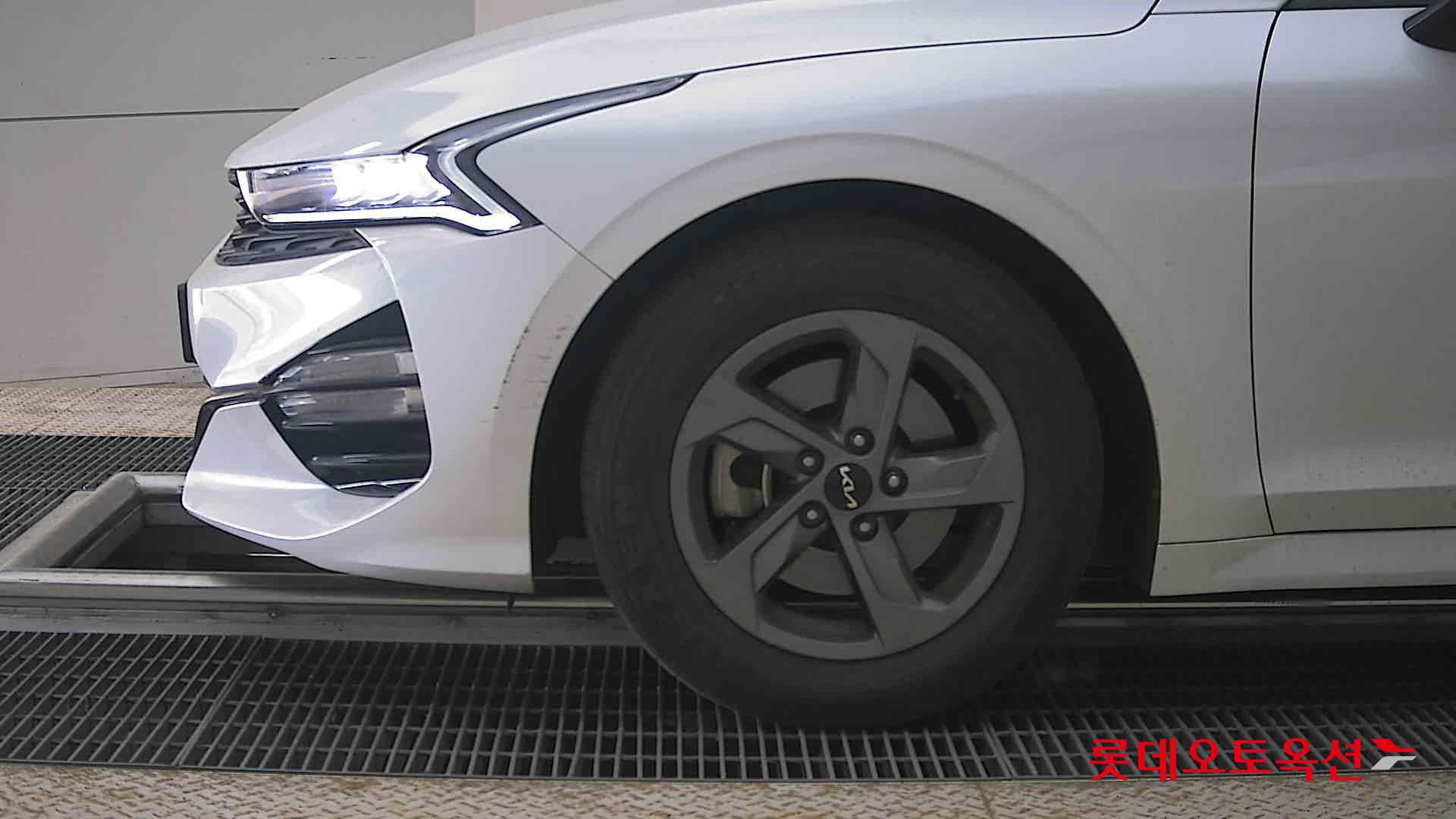 Kia K5 - 25