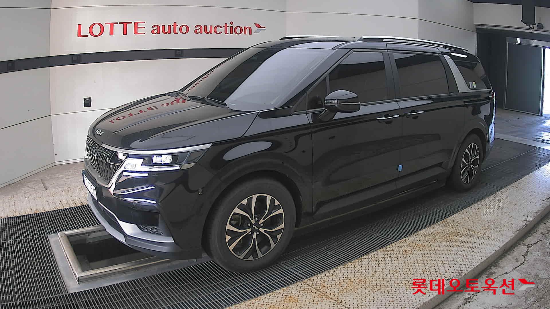 2023 - kia carnival
