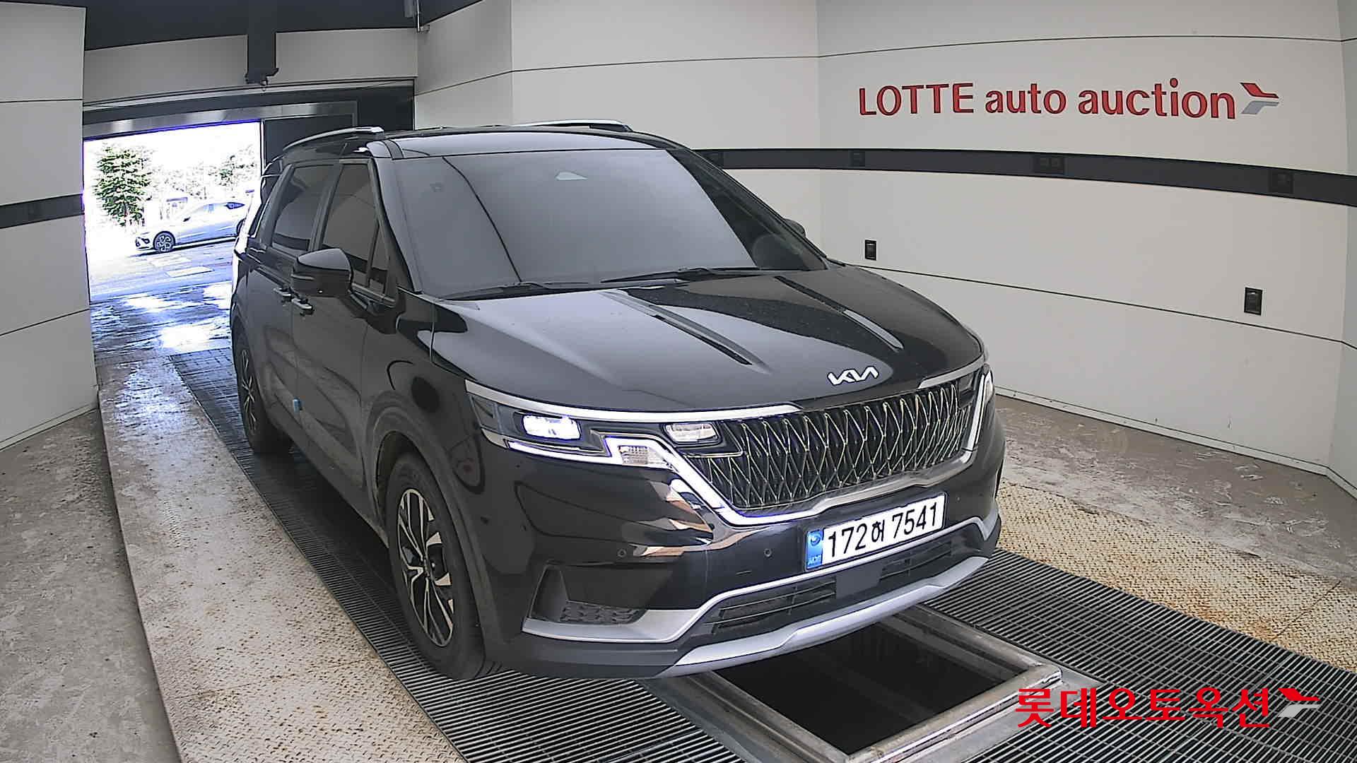 2023 - kia carnival