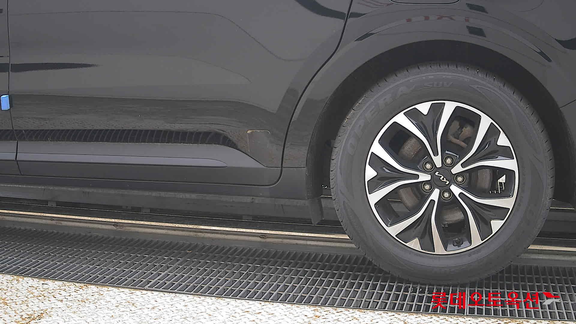 2023 - kia carnival