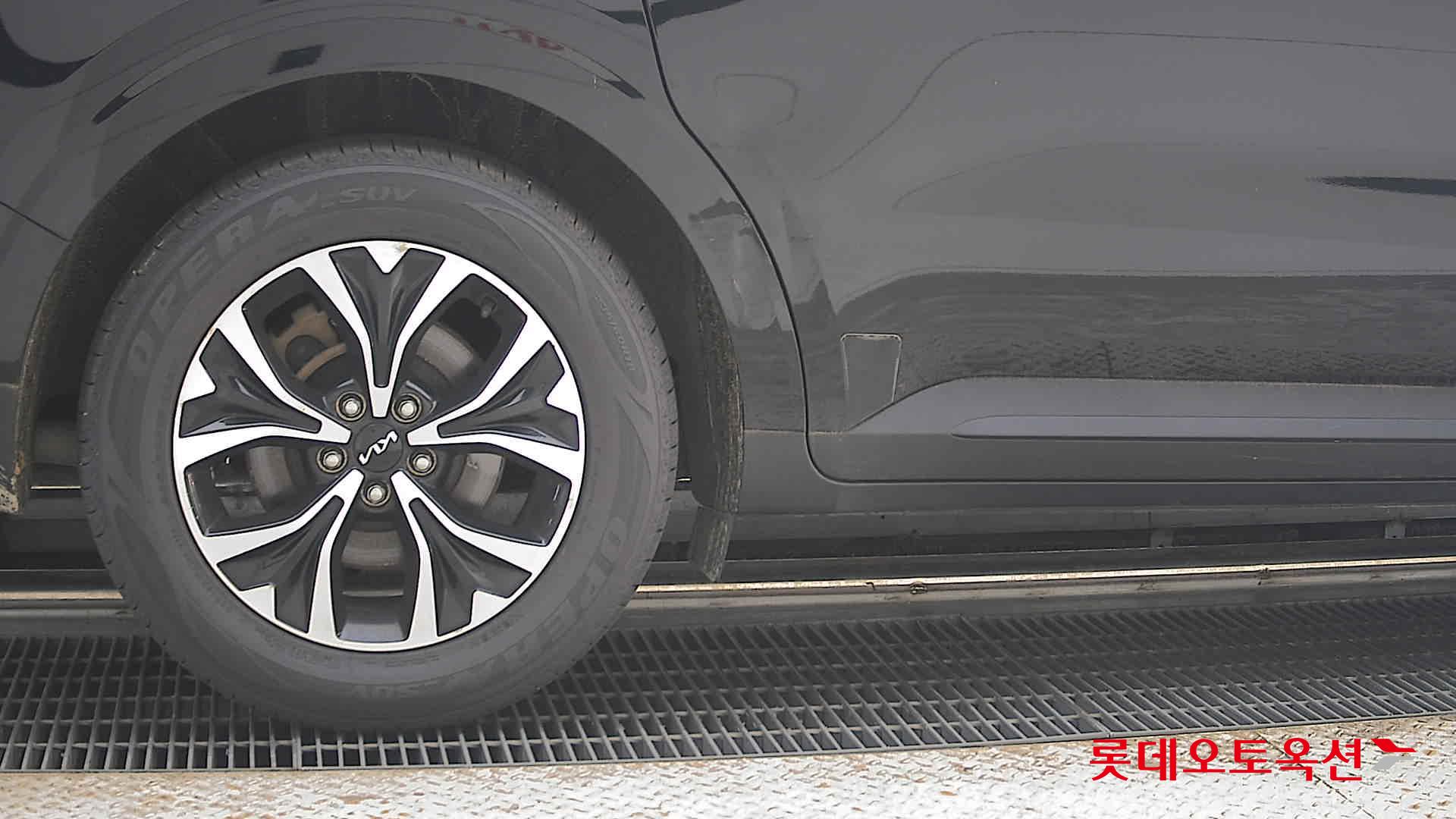 2023 - kia carnival