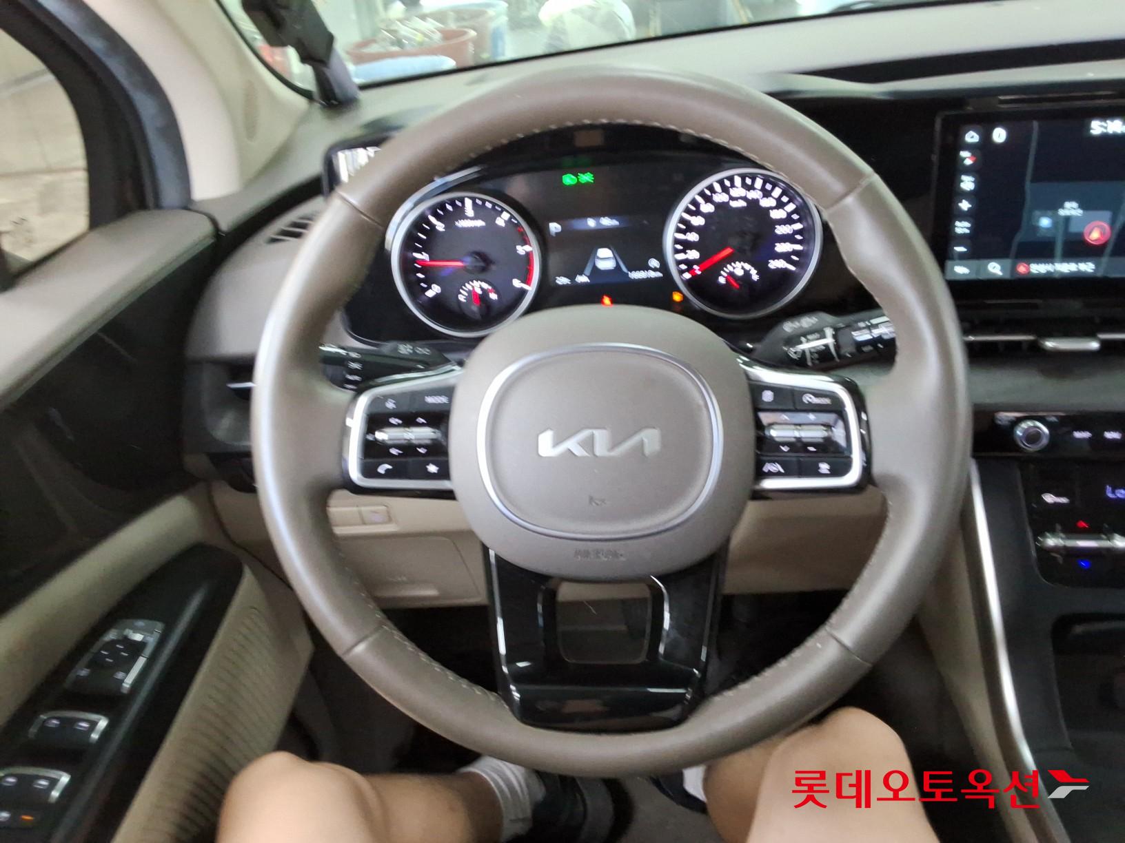 2023 - kia carnival