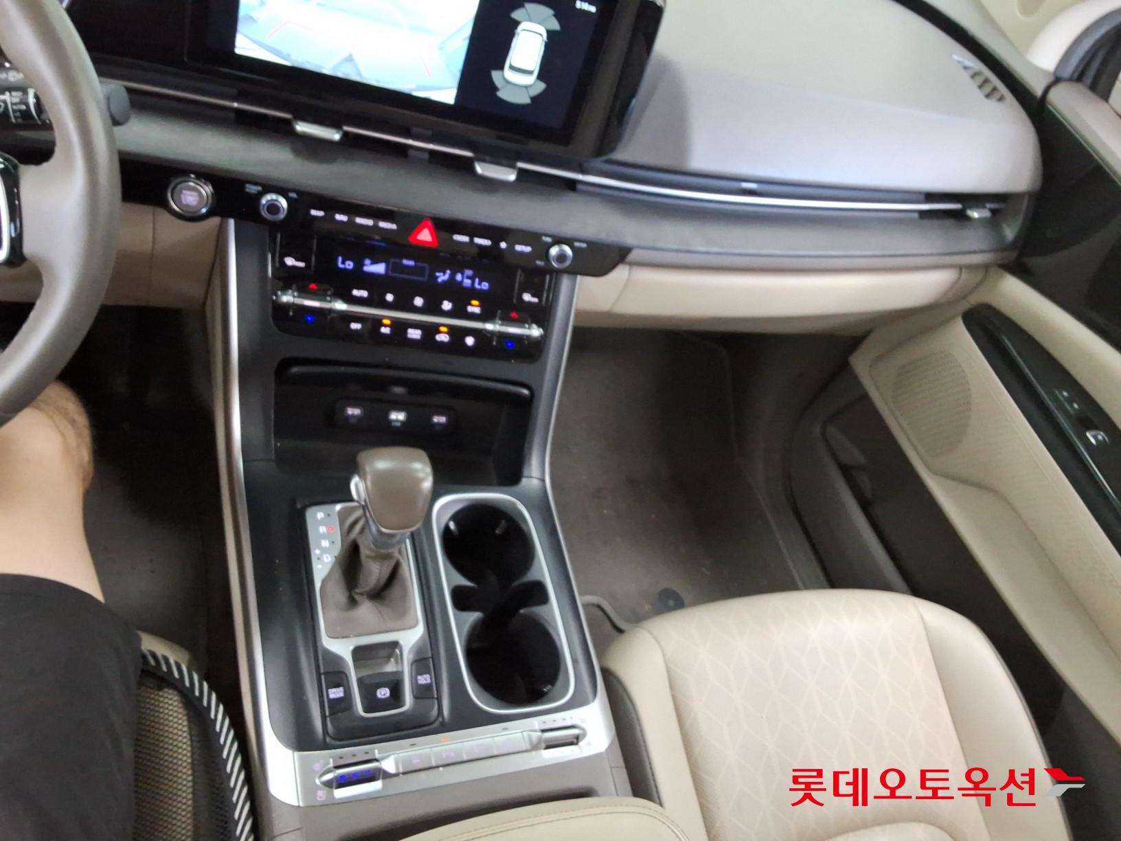 2023 - kia carnival
