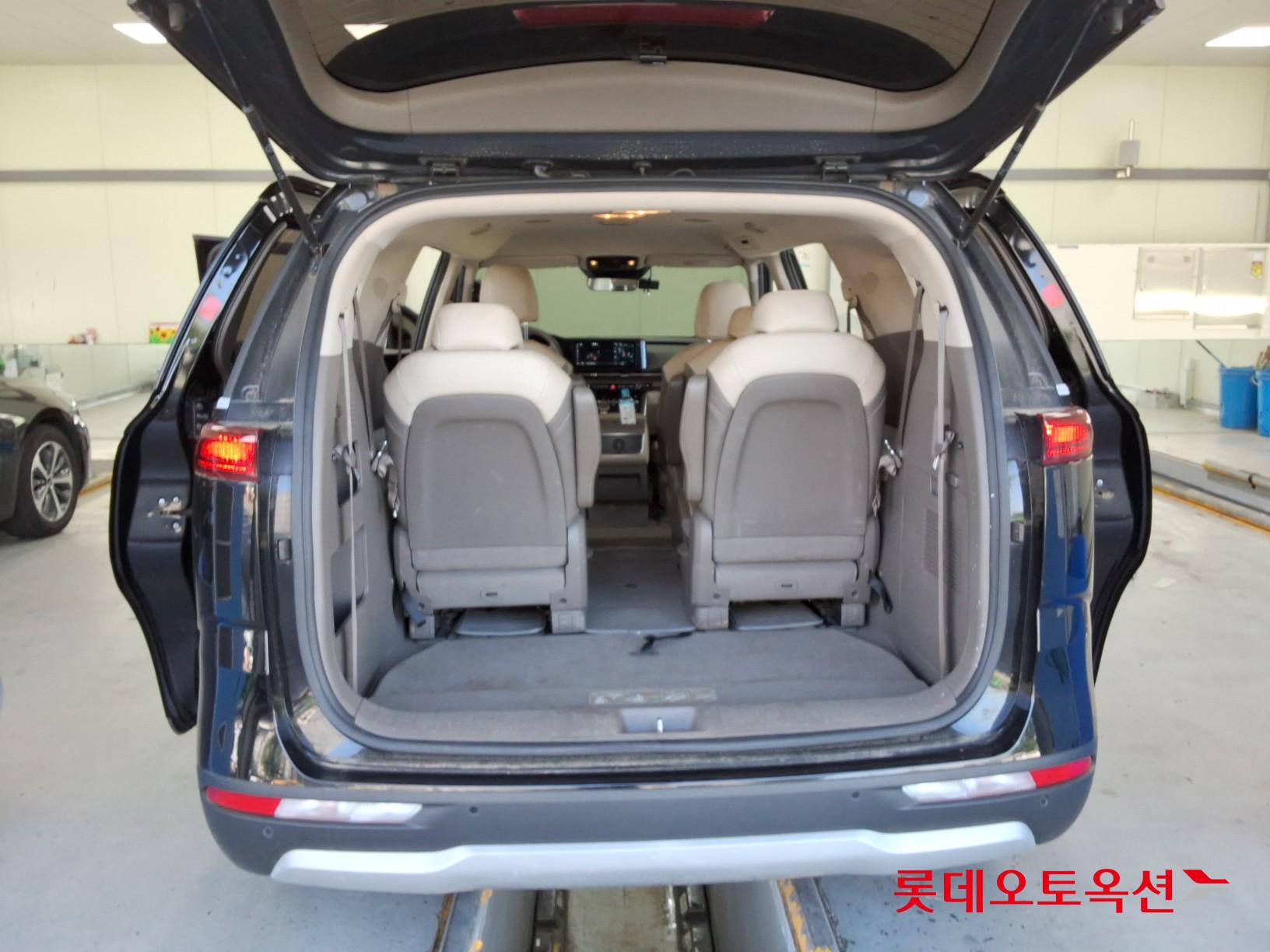 2023 - kia carnival