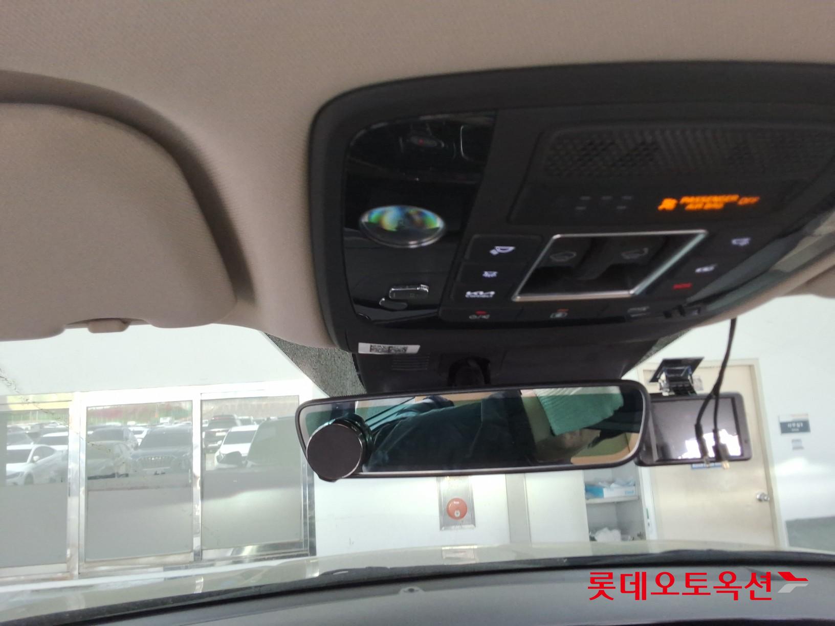 Kia Carnival 2022 - Image 31