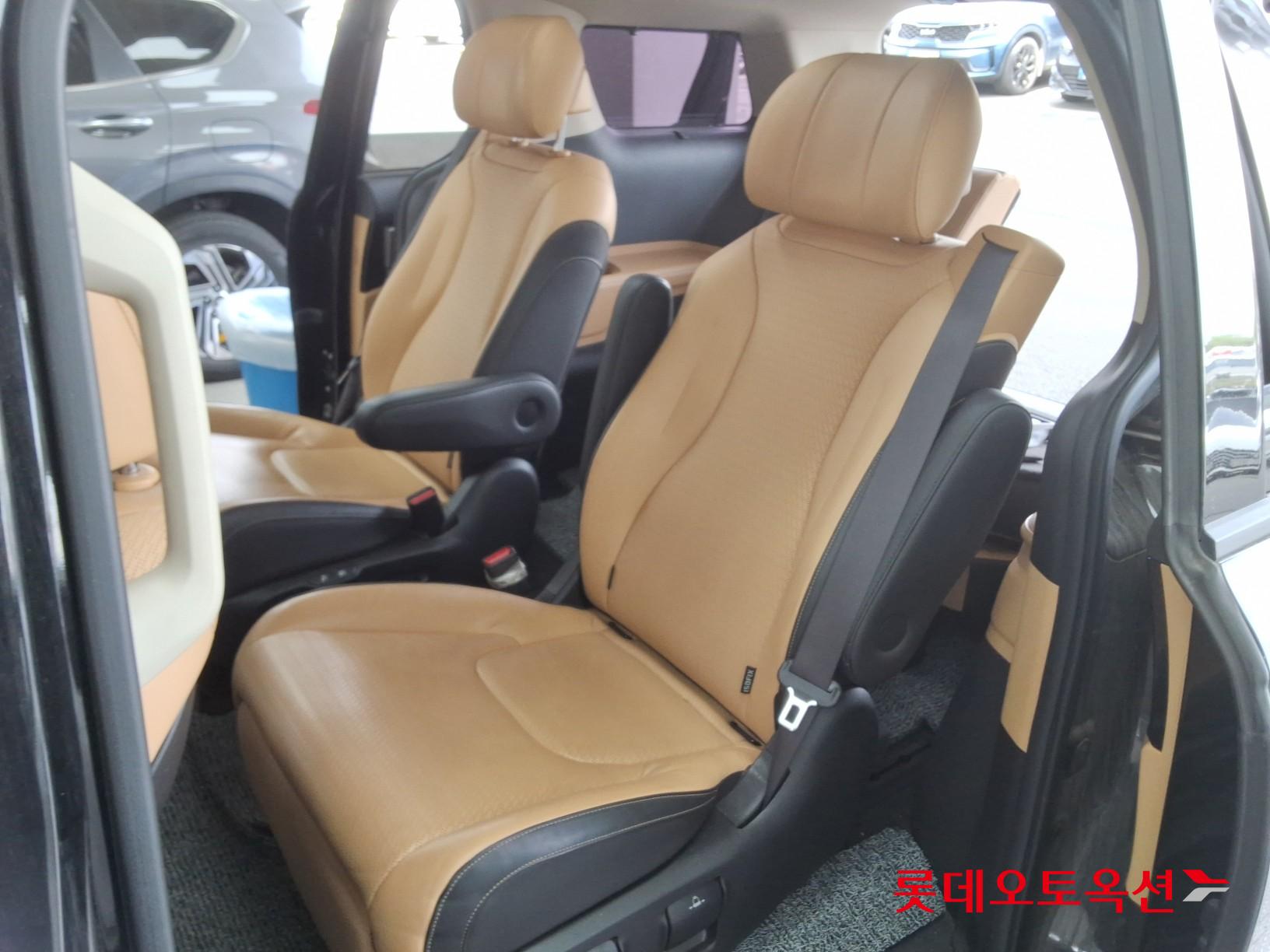 Kia Carnival 2022 - Image 38