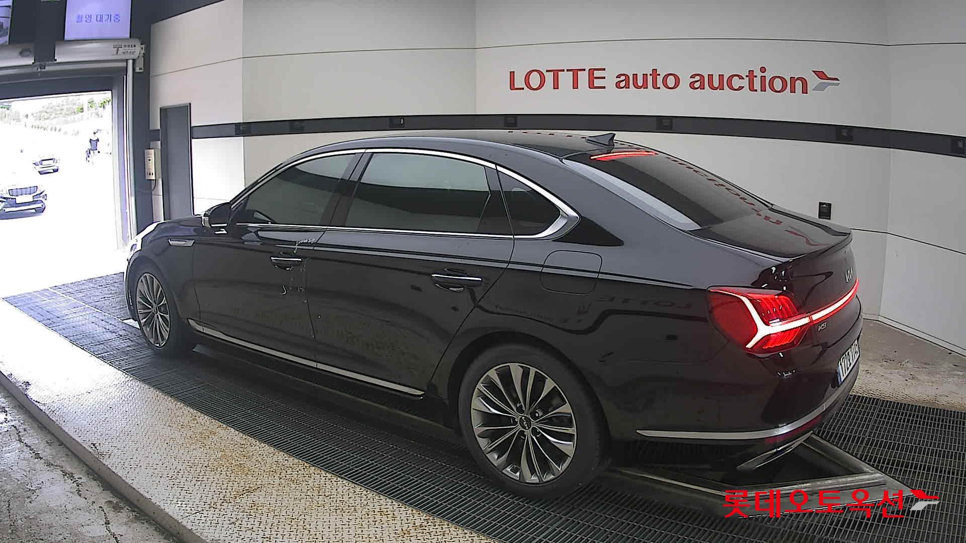 2023 - kia k9