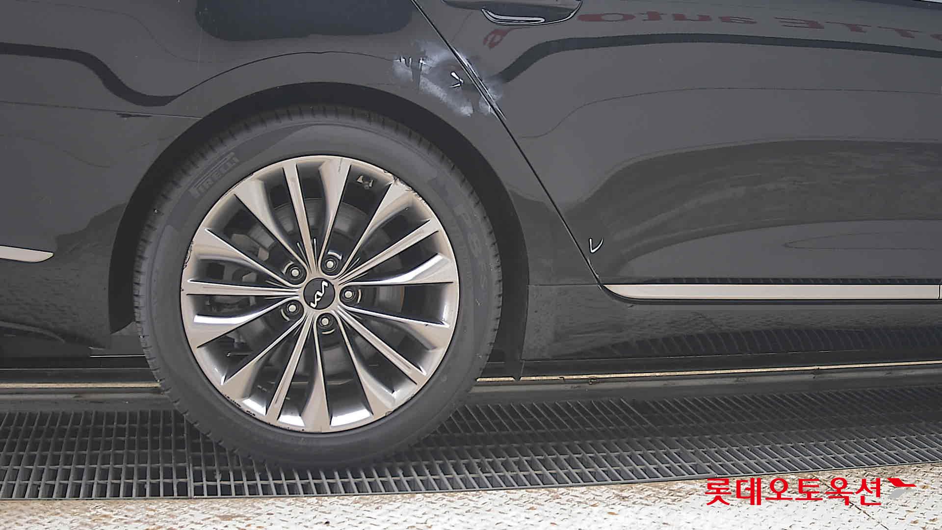 2023 - kia k9
