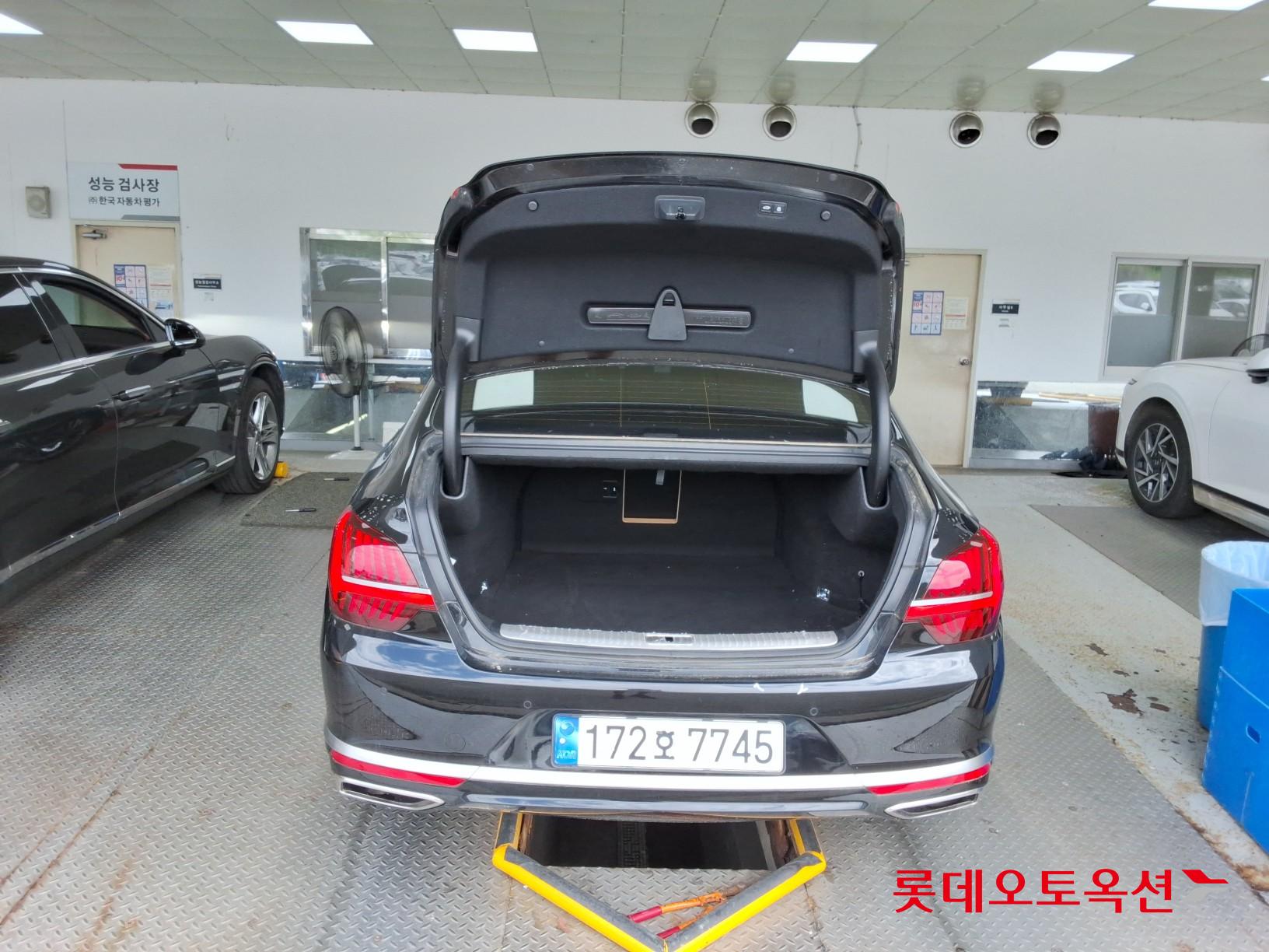 2023 - kia k9