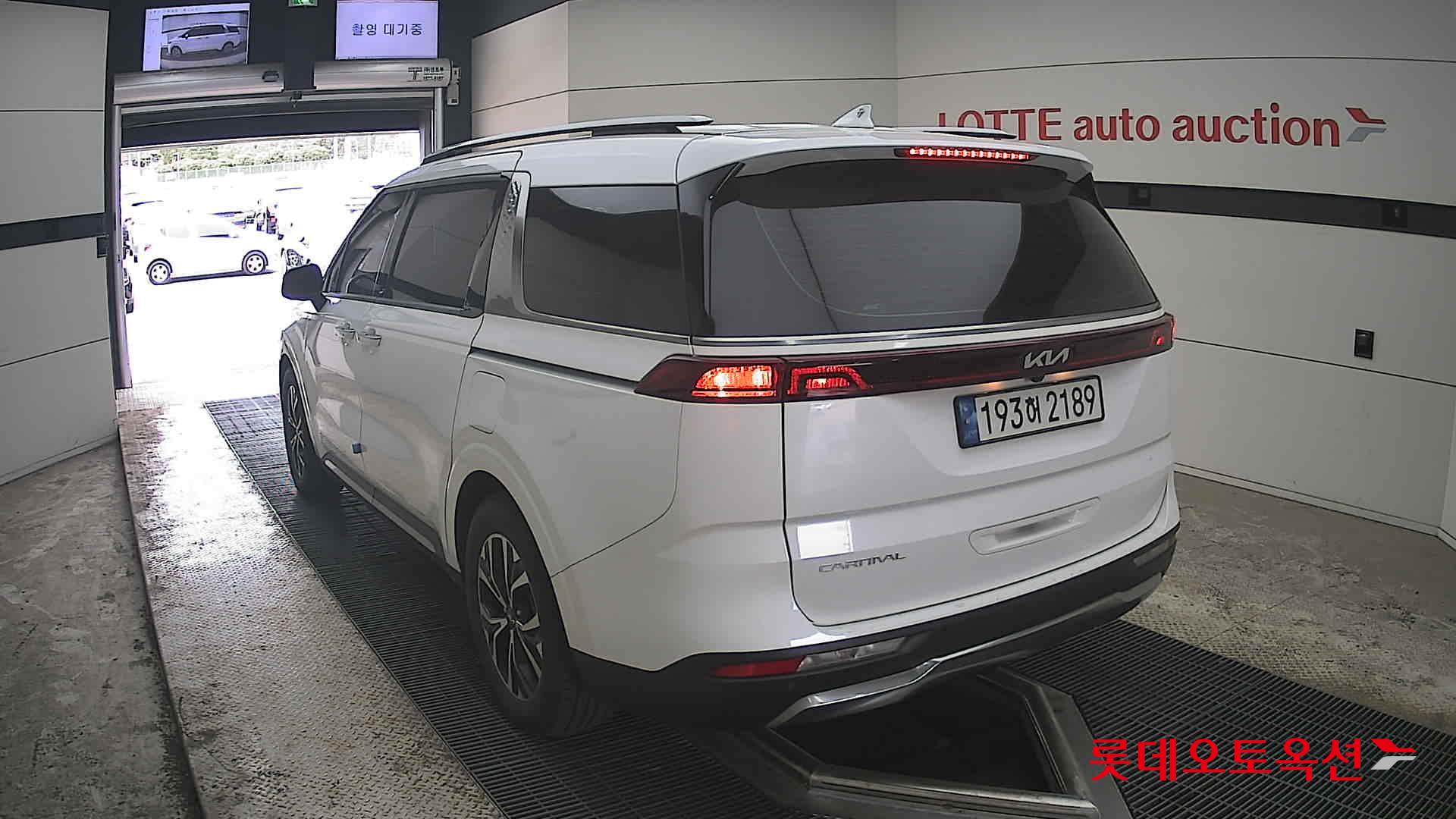 كيا كارنيفال 2023 - صورة 16