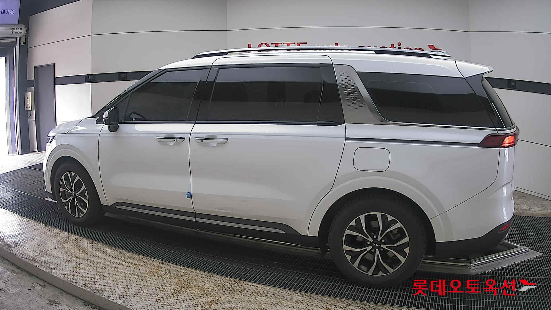 كيا كارنيفال 2023 - صورة 14