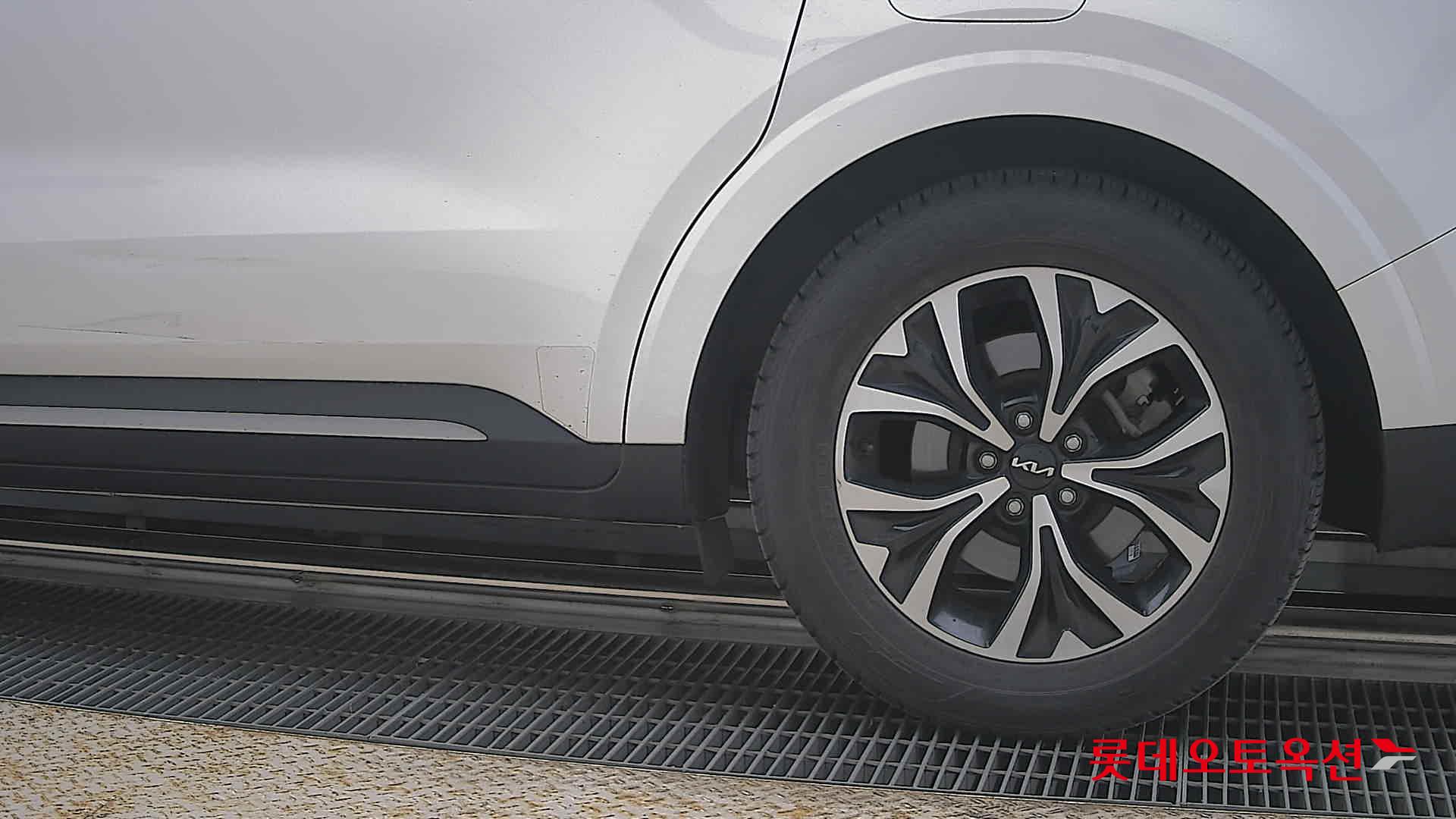 كيا كارنيفال 2023 - صورة 26