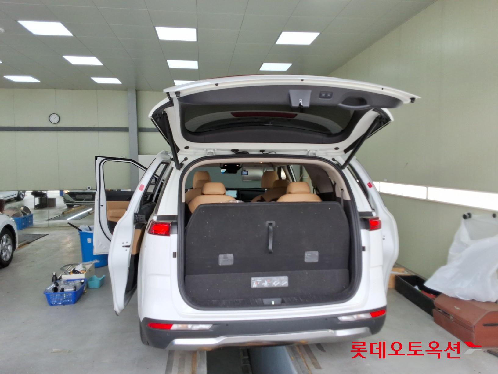 كيا كارنيفال 2023 - صورة 9