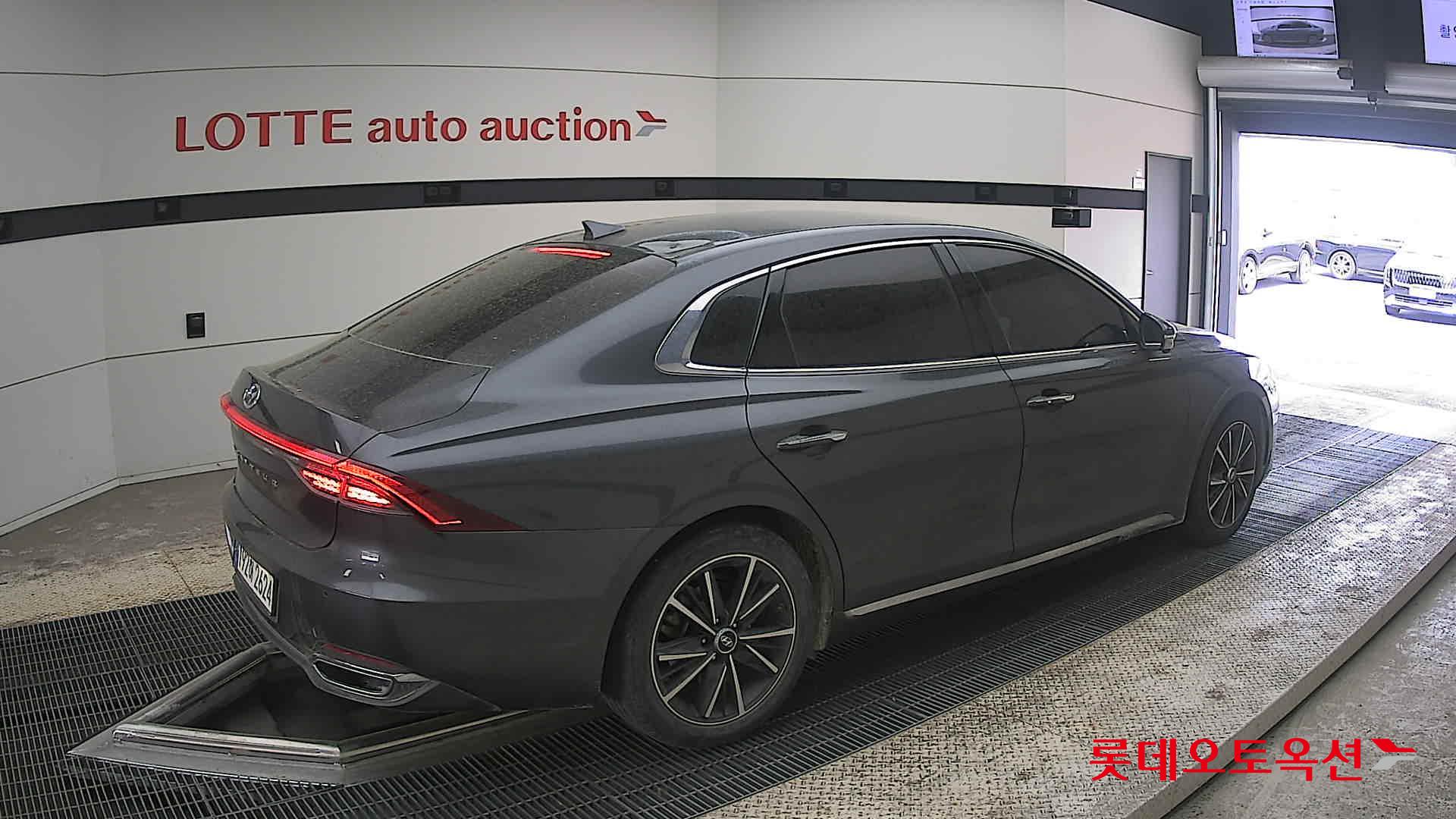 Hyundai Grandeur 2023 - Image 19