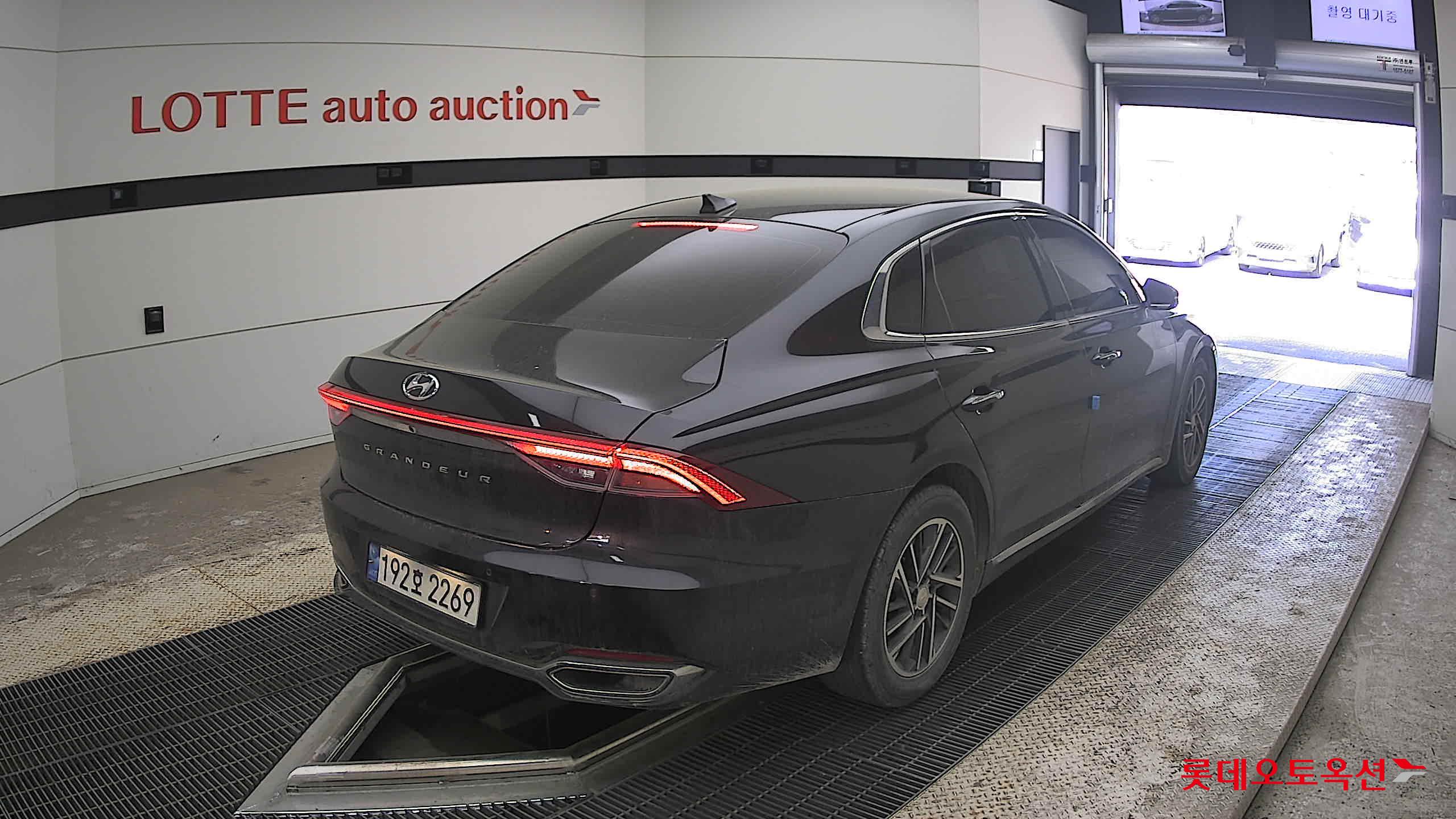 Hyundai Grandeur - 5