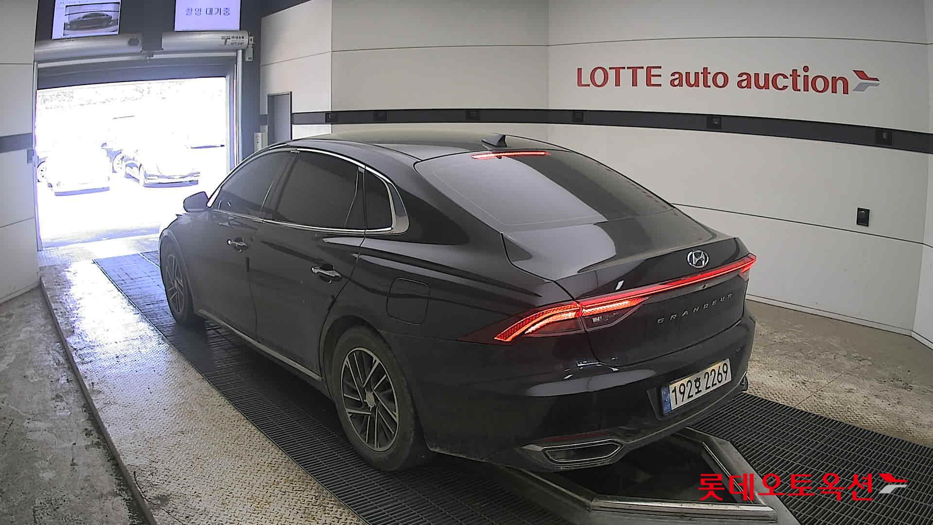 Hyundai Grandeur - 4